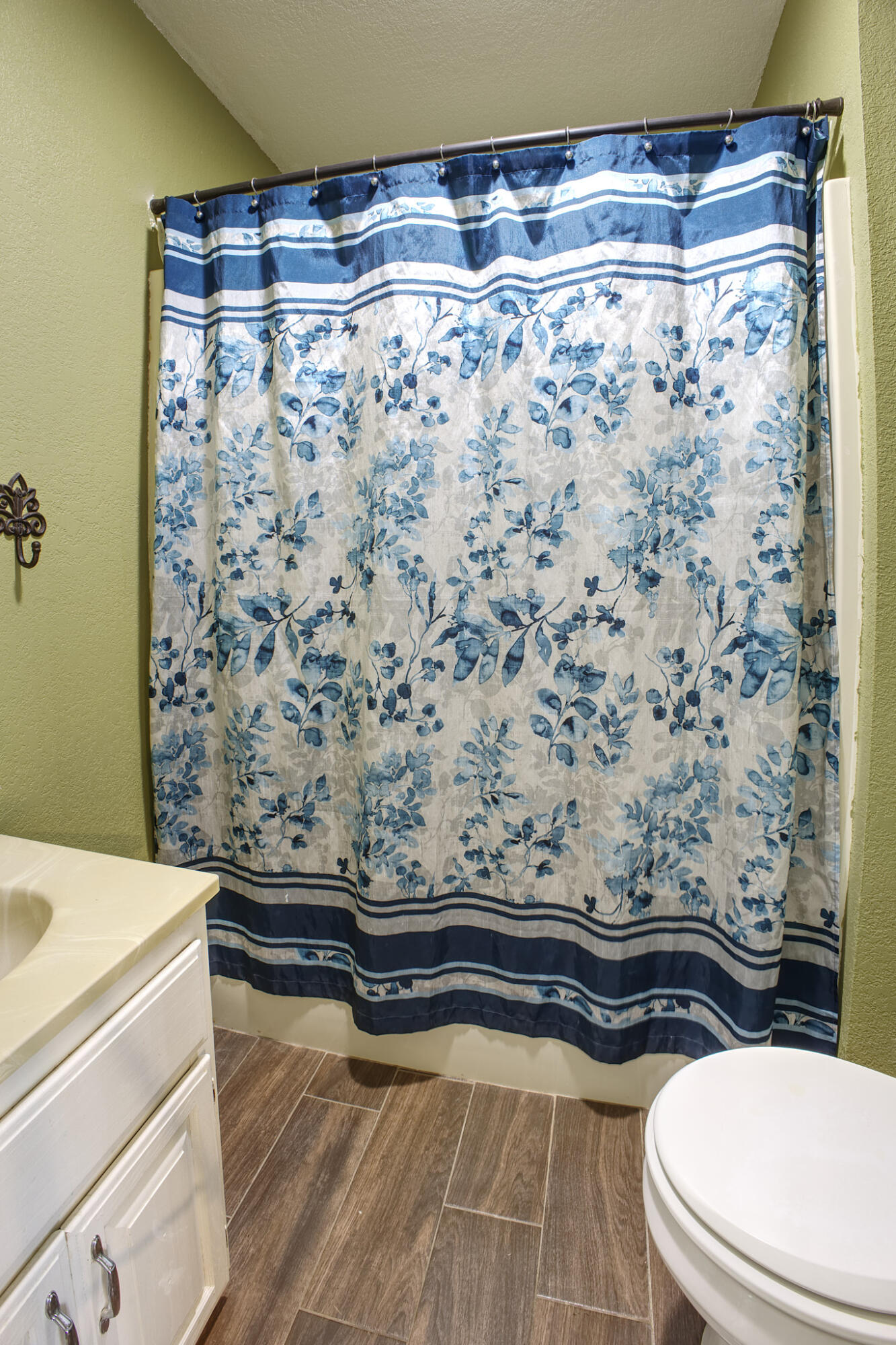 12224 Valley View Road Property Photo 7