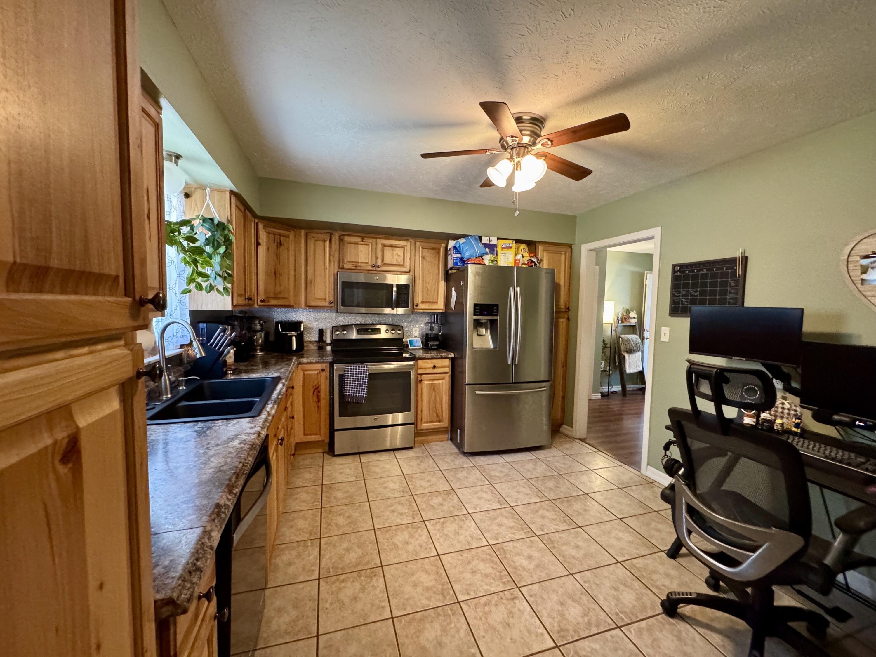 2042 North Marion Avenue Property Photo 6