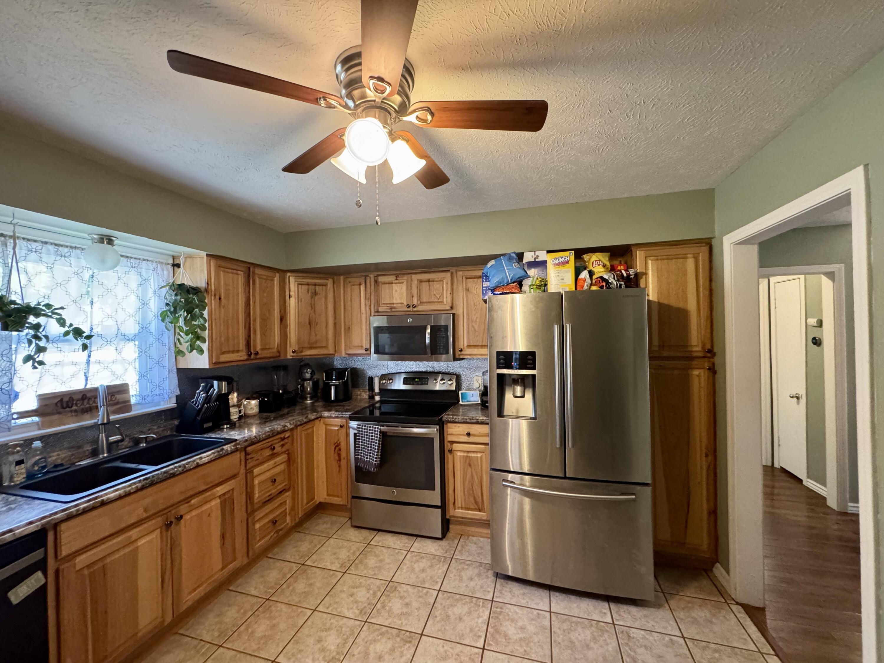 2042 North Marion Avenue Property Photo 8