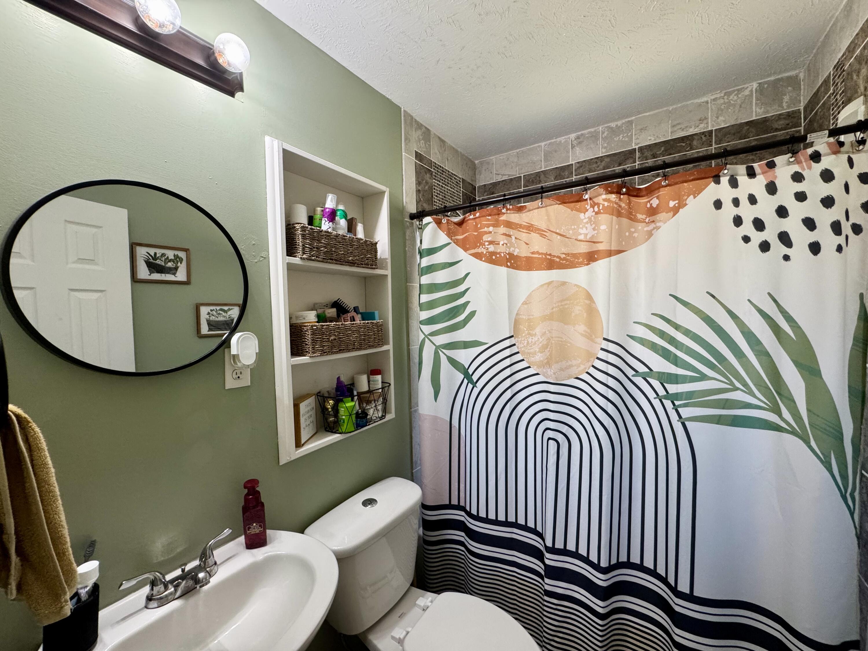 2042 North Marion Avenue Property Photo 10