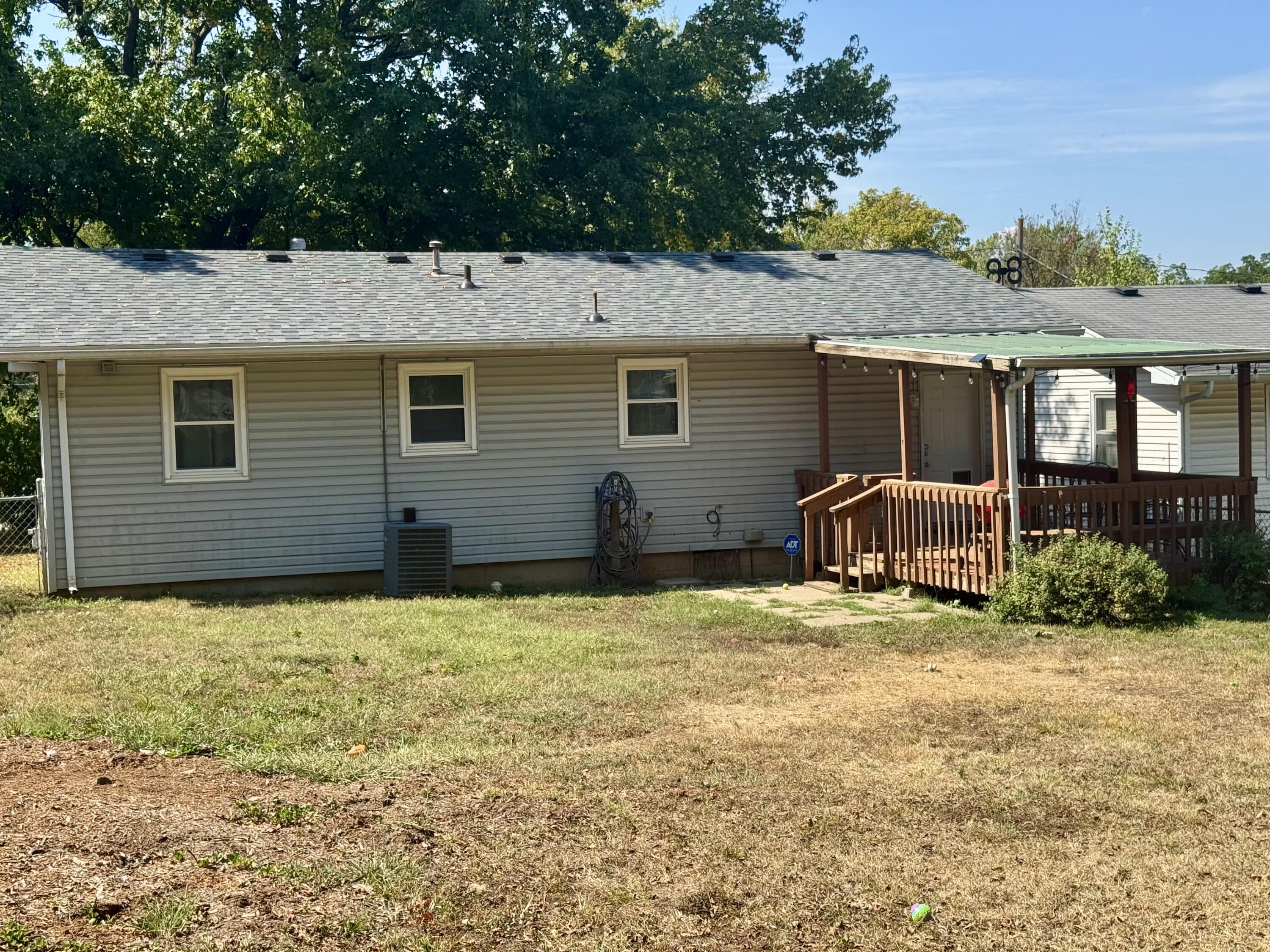 2042 North Marion Avenue Property Photo 12