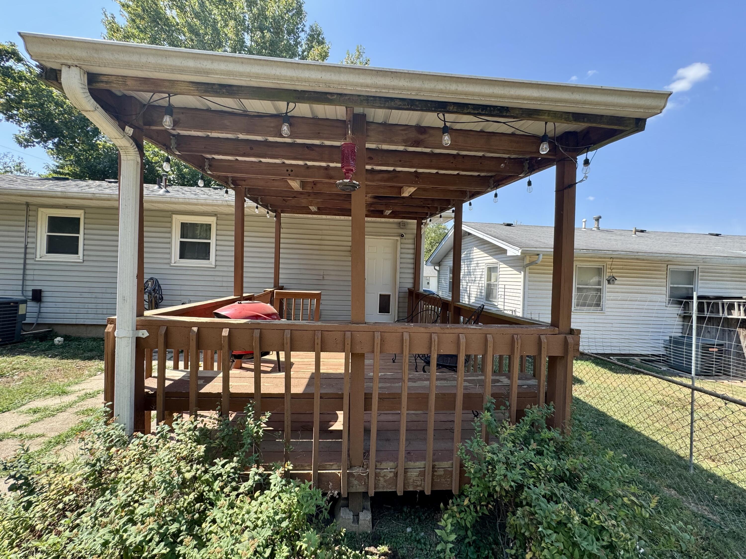 2042 North Marion Avenue Property Photo 14