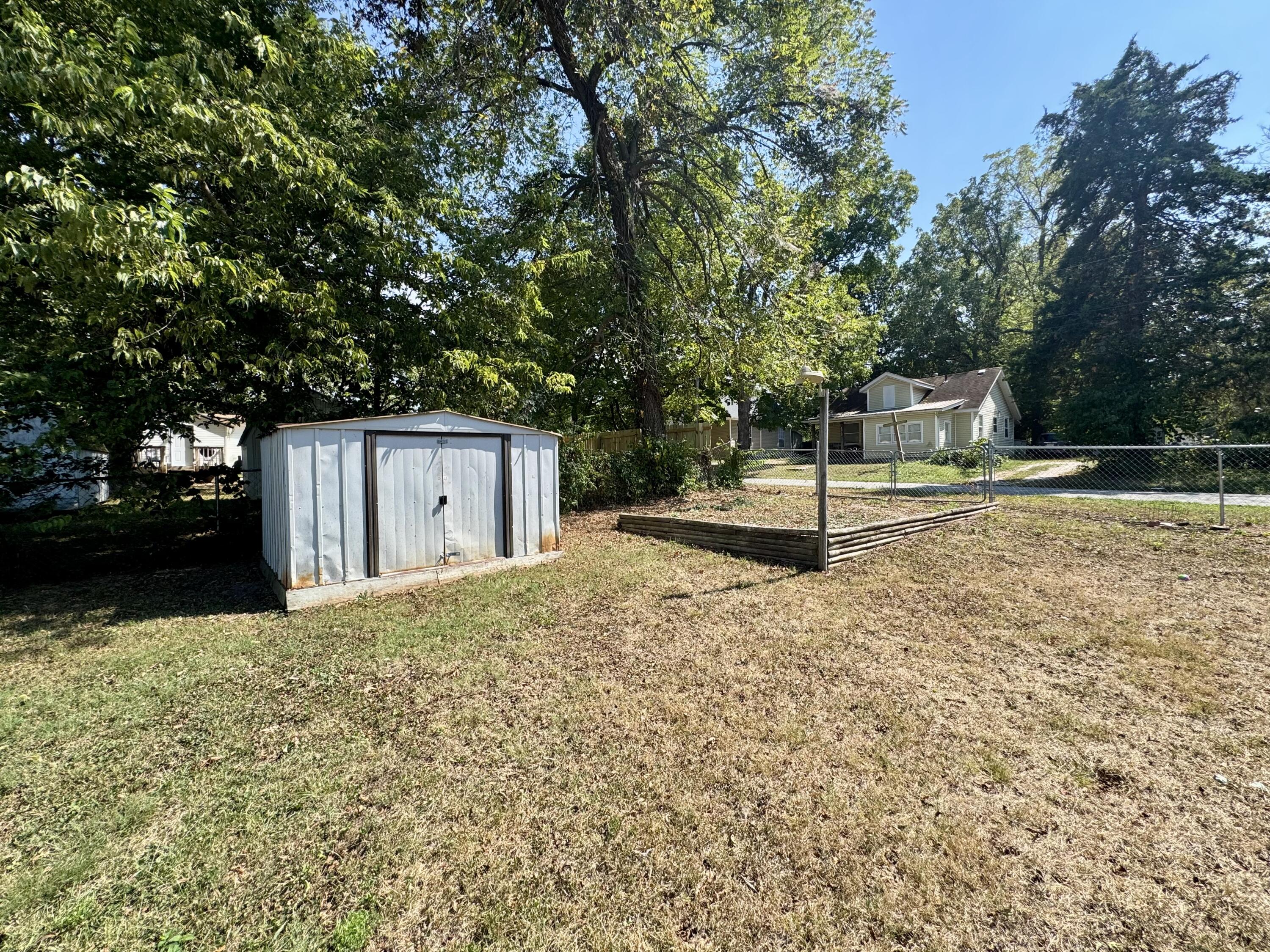 2042 North Marion Avenue Property Photo 16