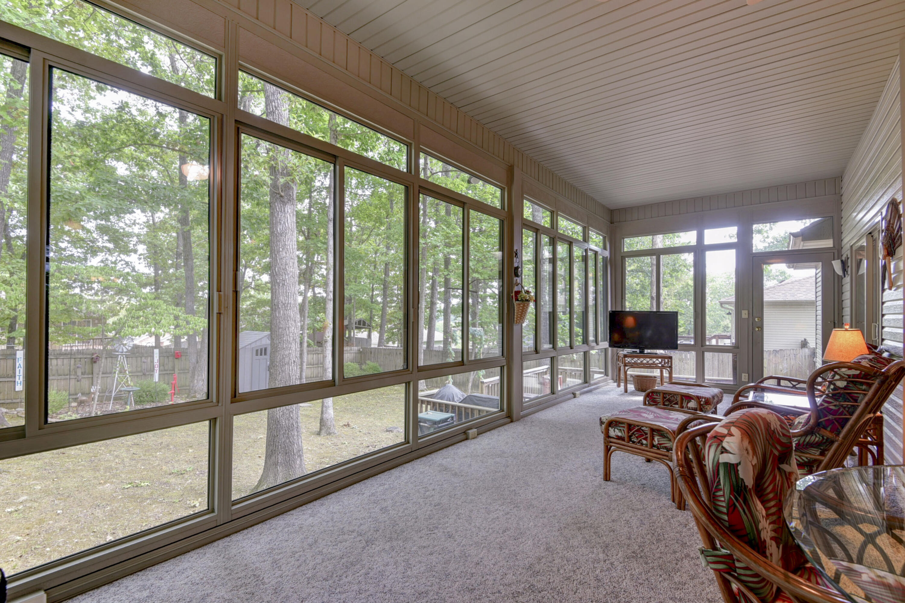 211 Shadow View Drive Property Photo 15