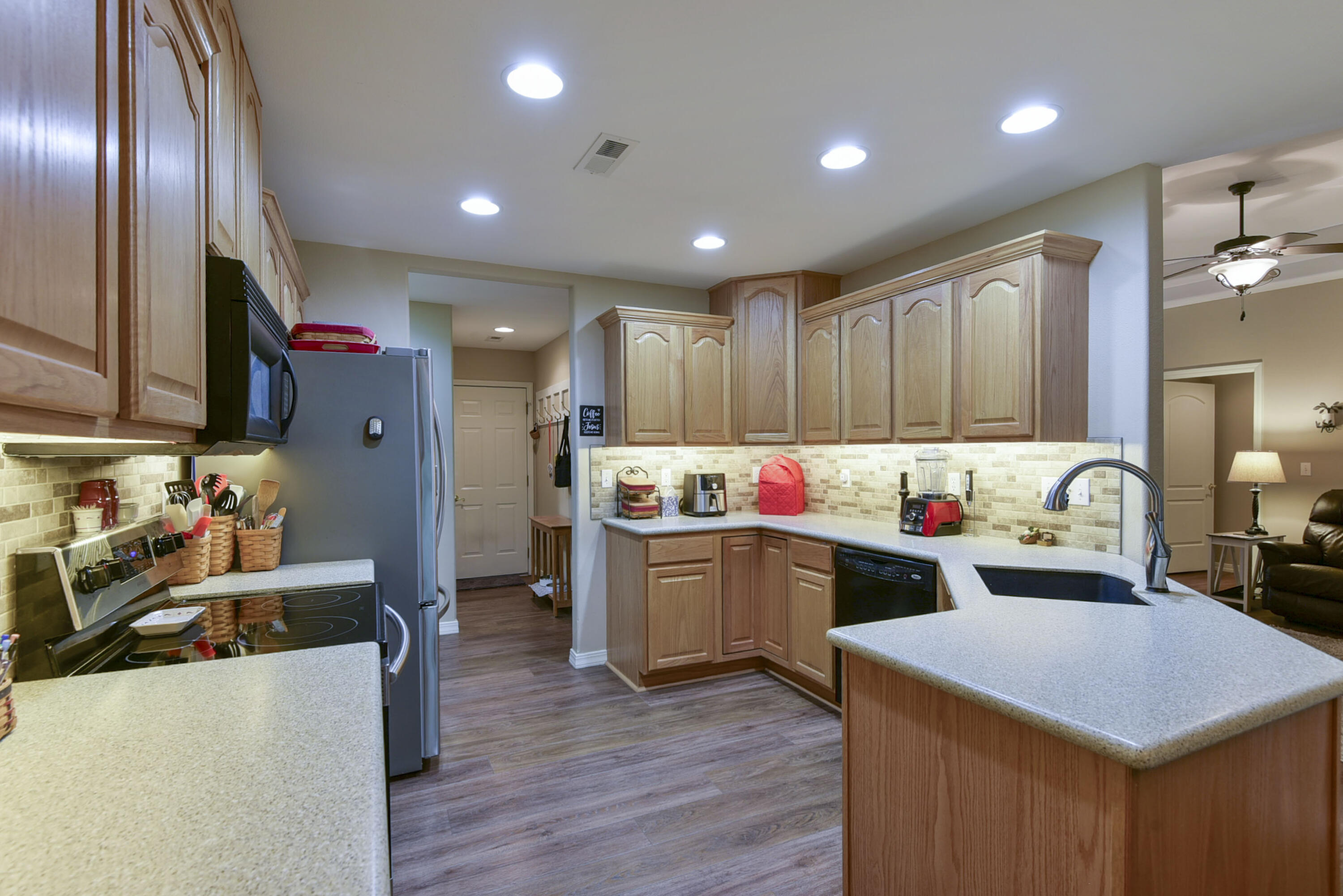 211 Shadow View Drive Property Photo 20