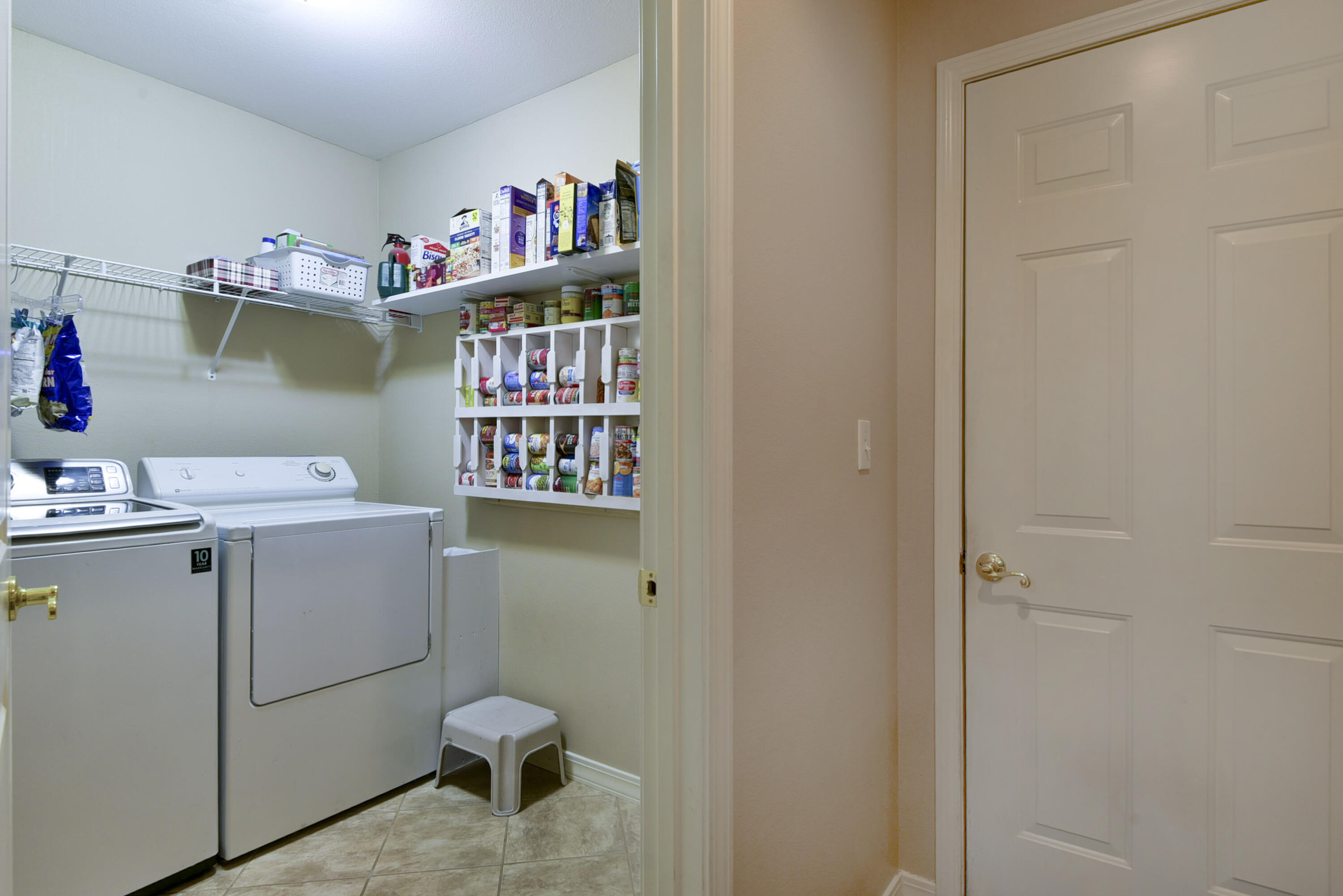 211 Shadow View Drive Property Photo 38