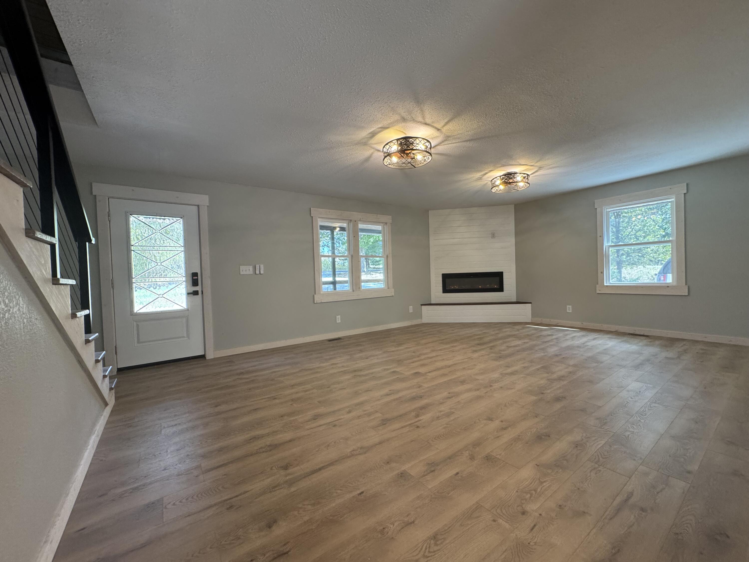 17665 West State Highway 76 Property Photo 3