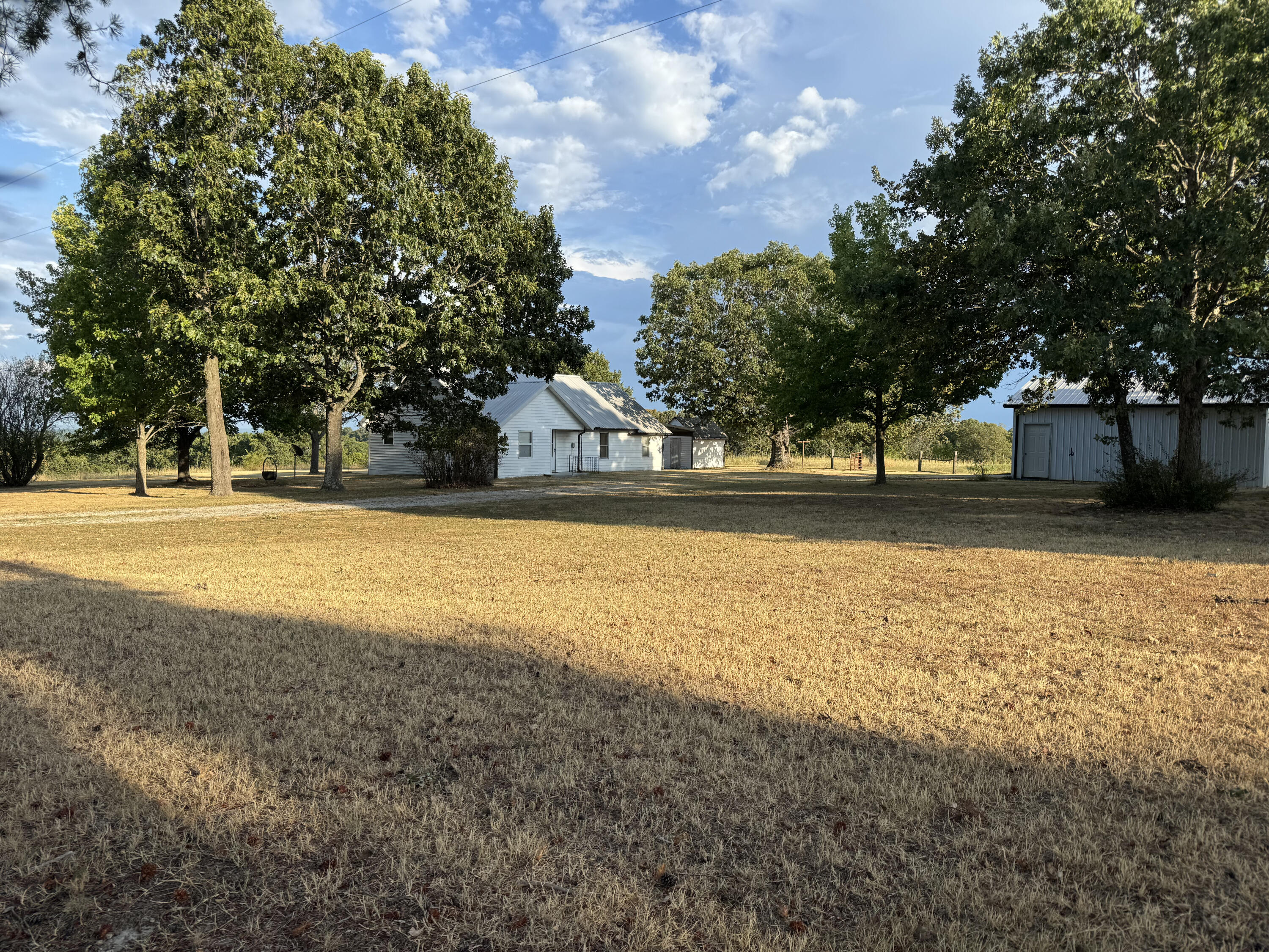 23211 Farm Road 2050 Property Photo 2