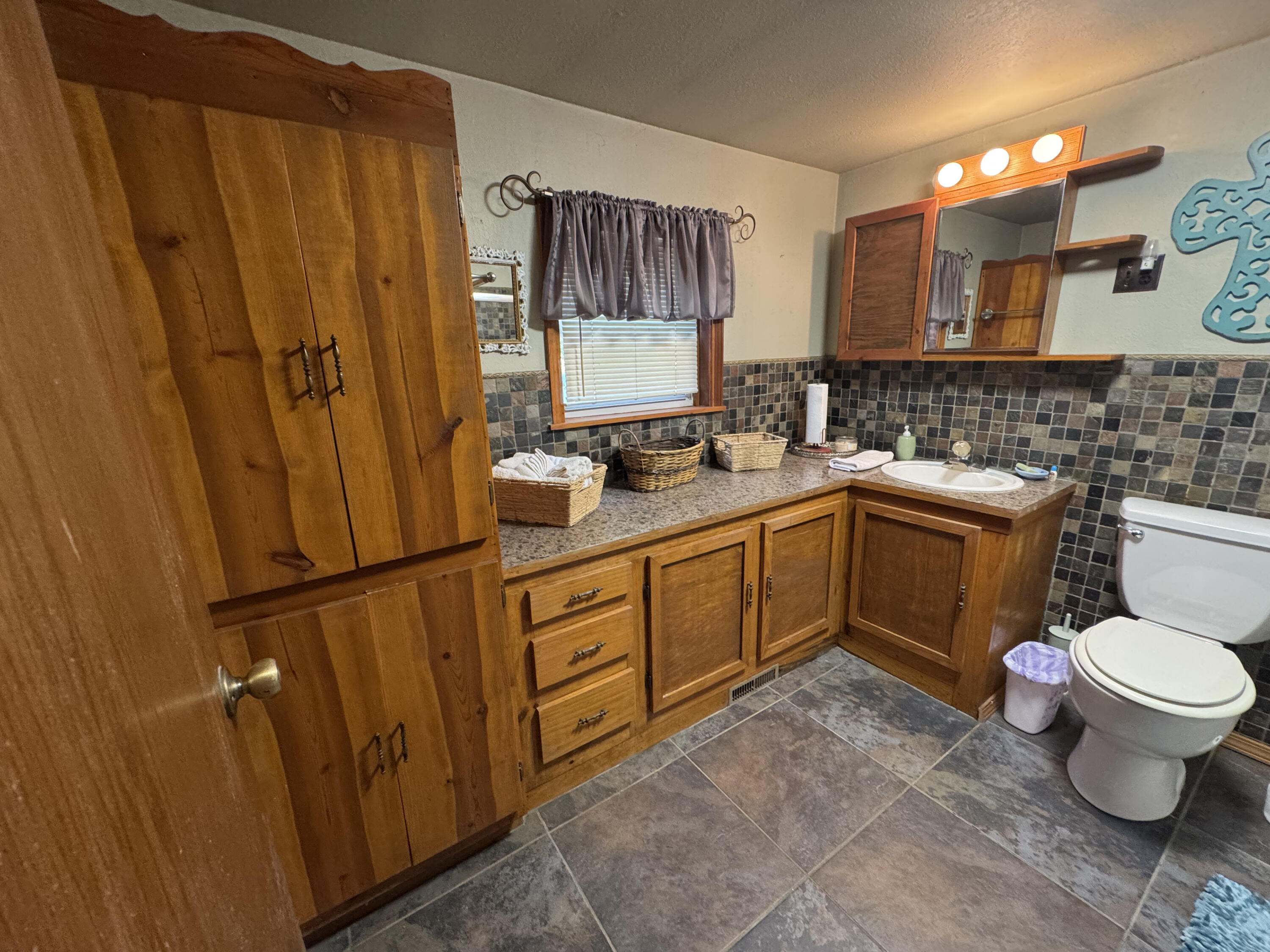 23211 Farm Road 2050 Property Photo 23