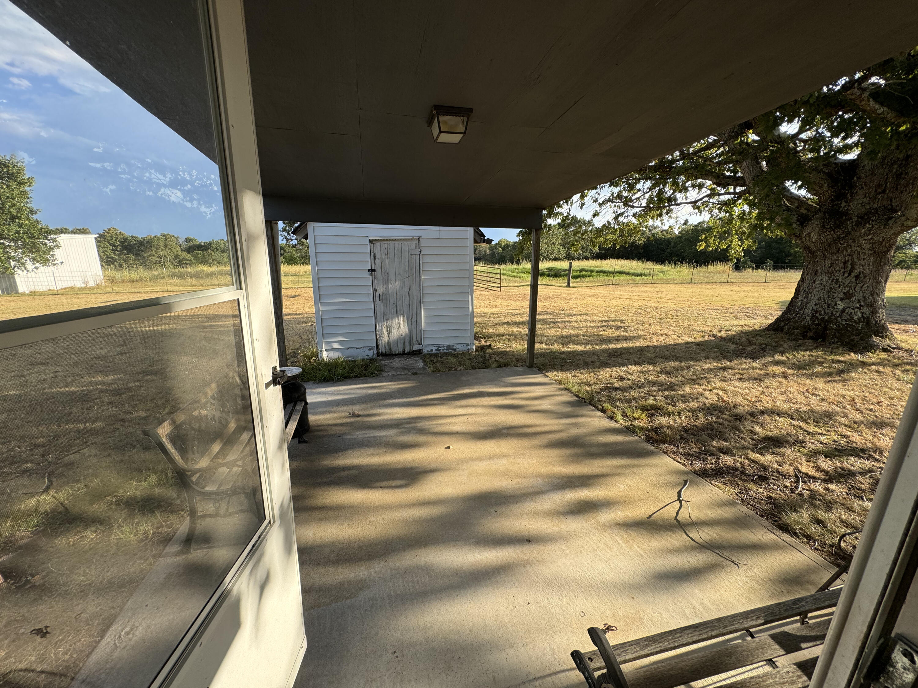 23211 Farm Road 2050 Property Photo 38