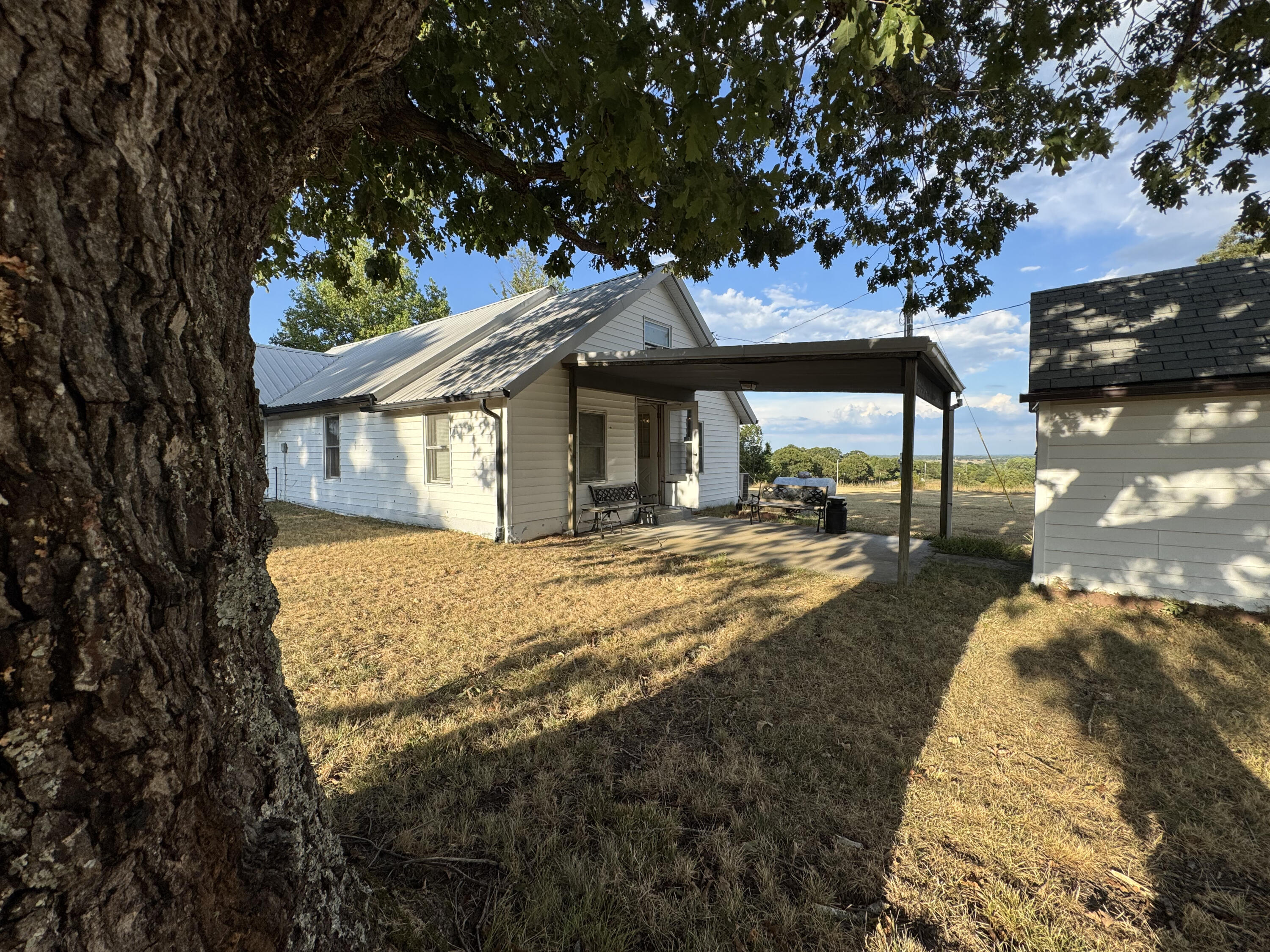 23211 Farm Road 2050 Property Photo 43