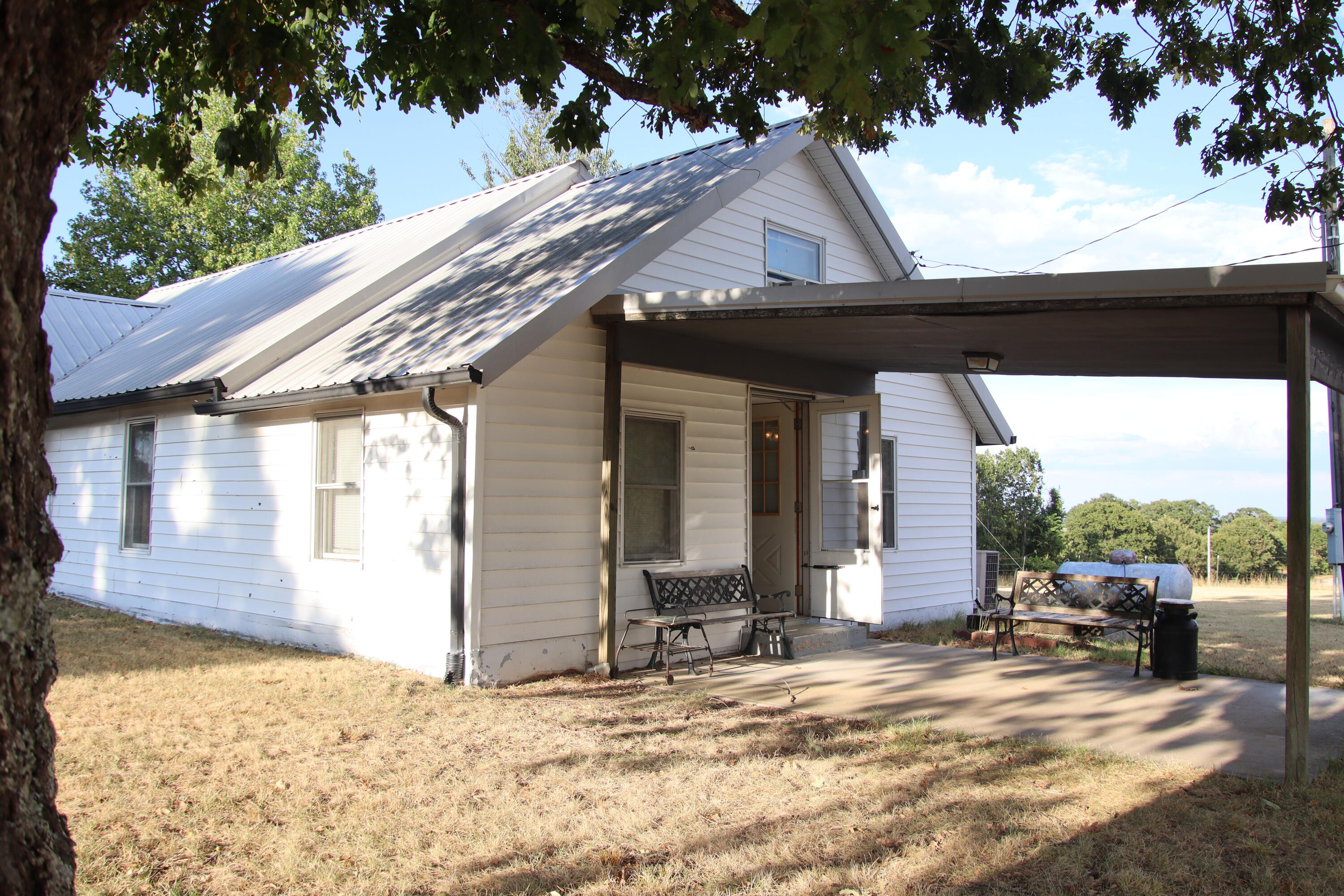 23211 Farm Road 2050 Property Photo 44