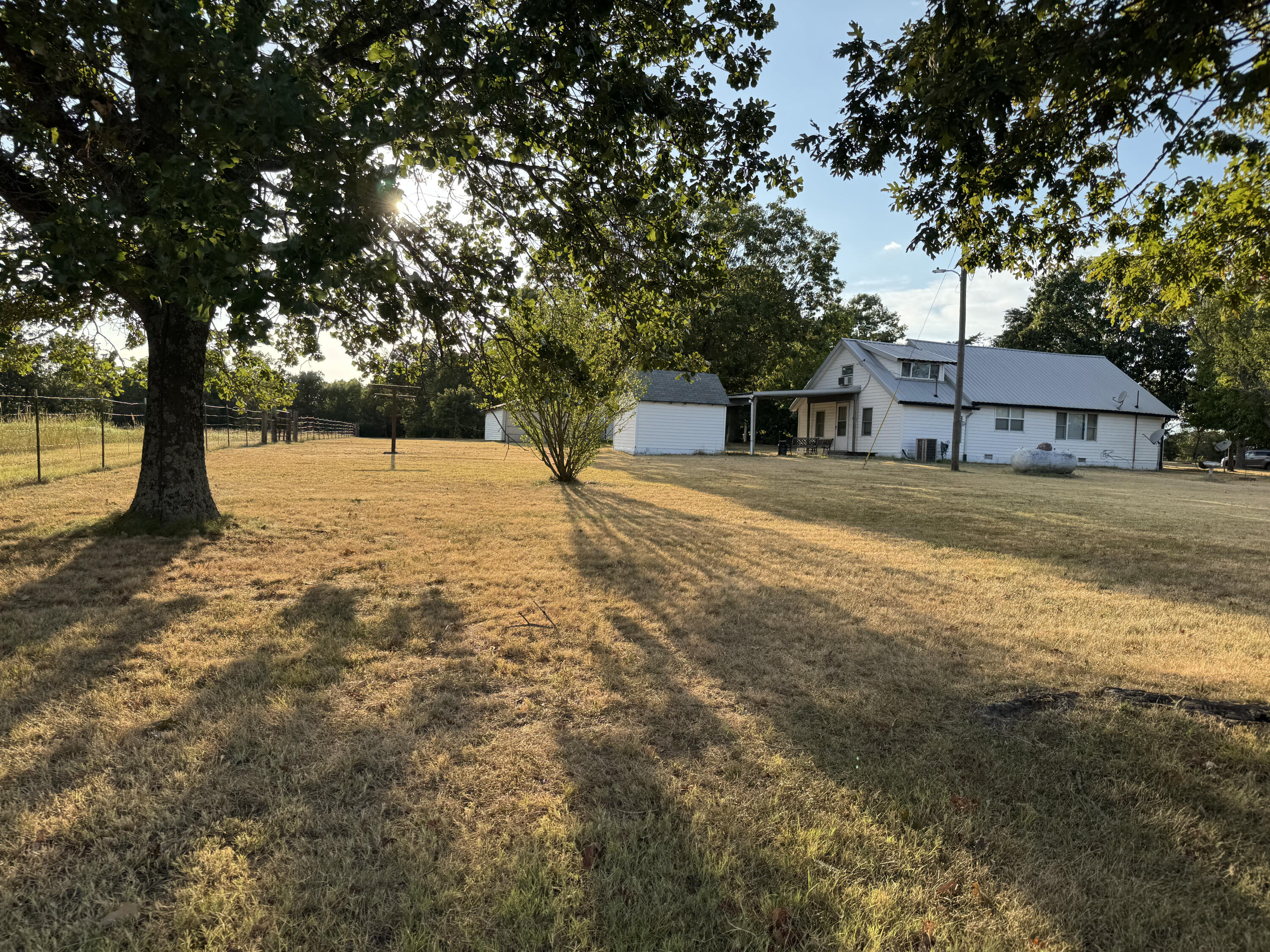 23211 Farm Road 2050 Property Photo 47