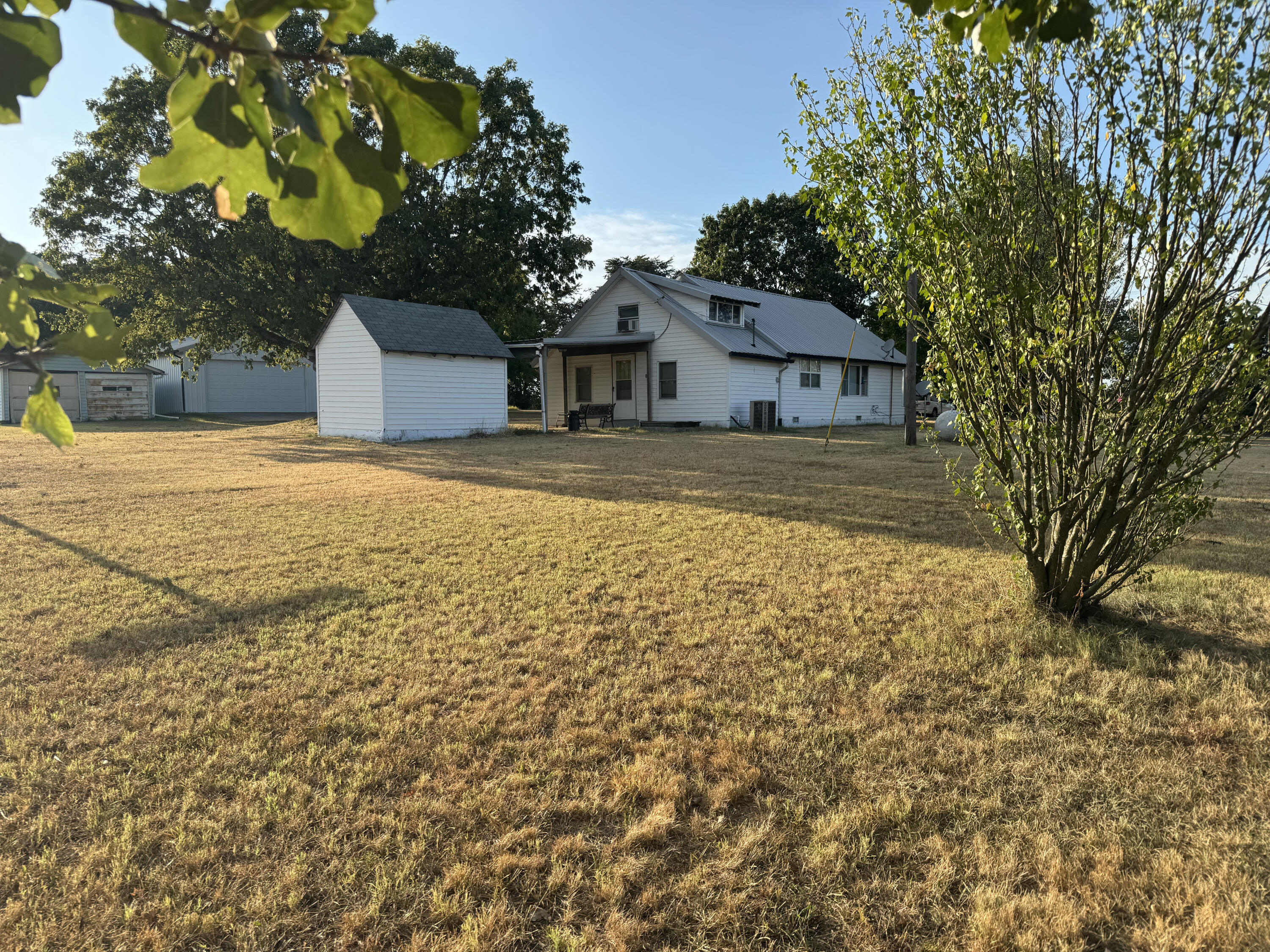 23211 Farm Road 2050 Property Photo 48