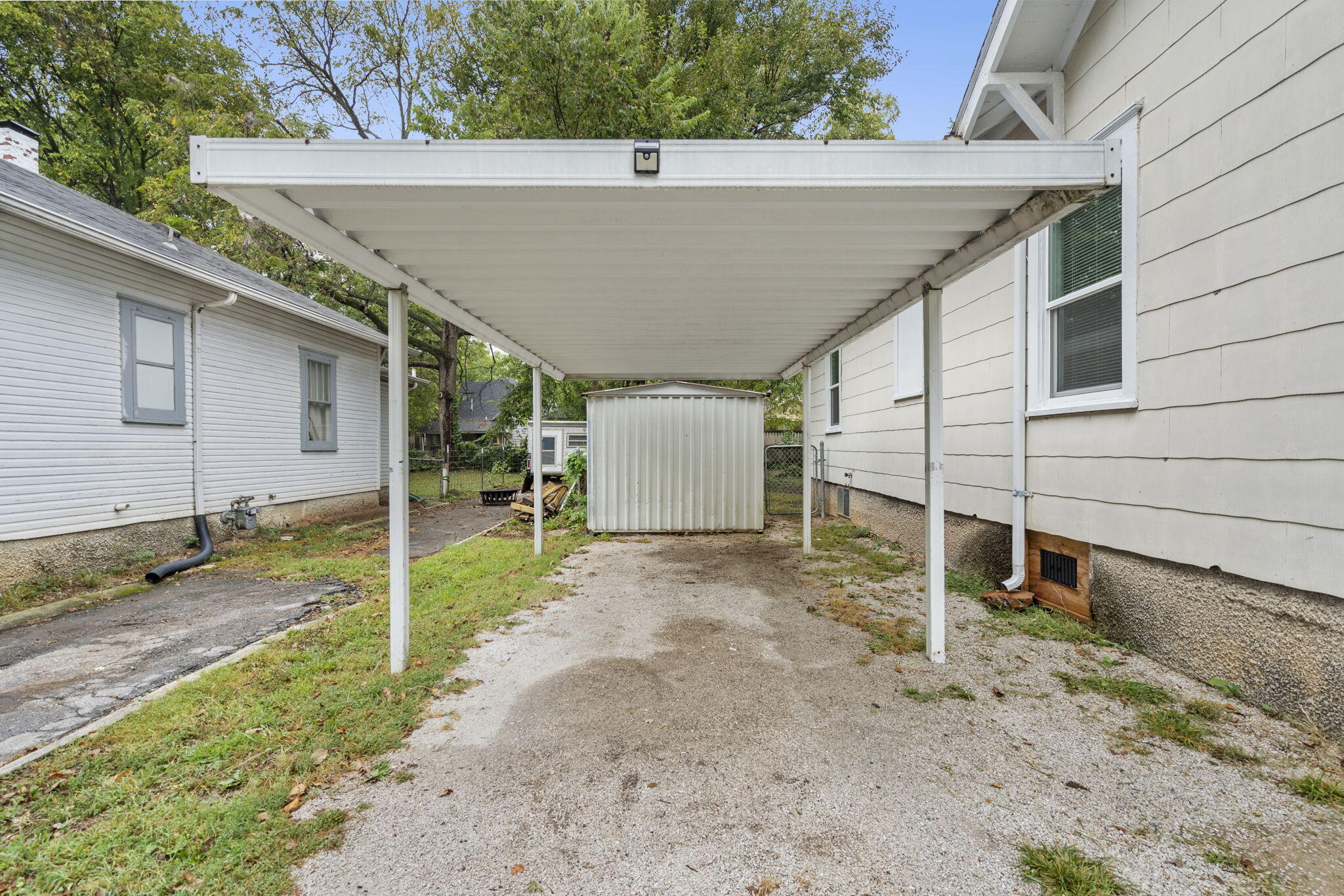 1329 North Concord Avenue Property Photo 4