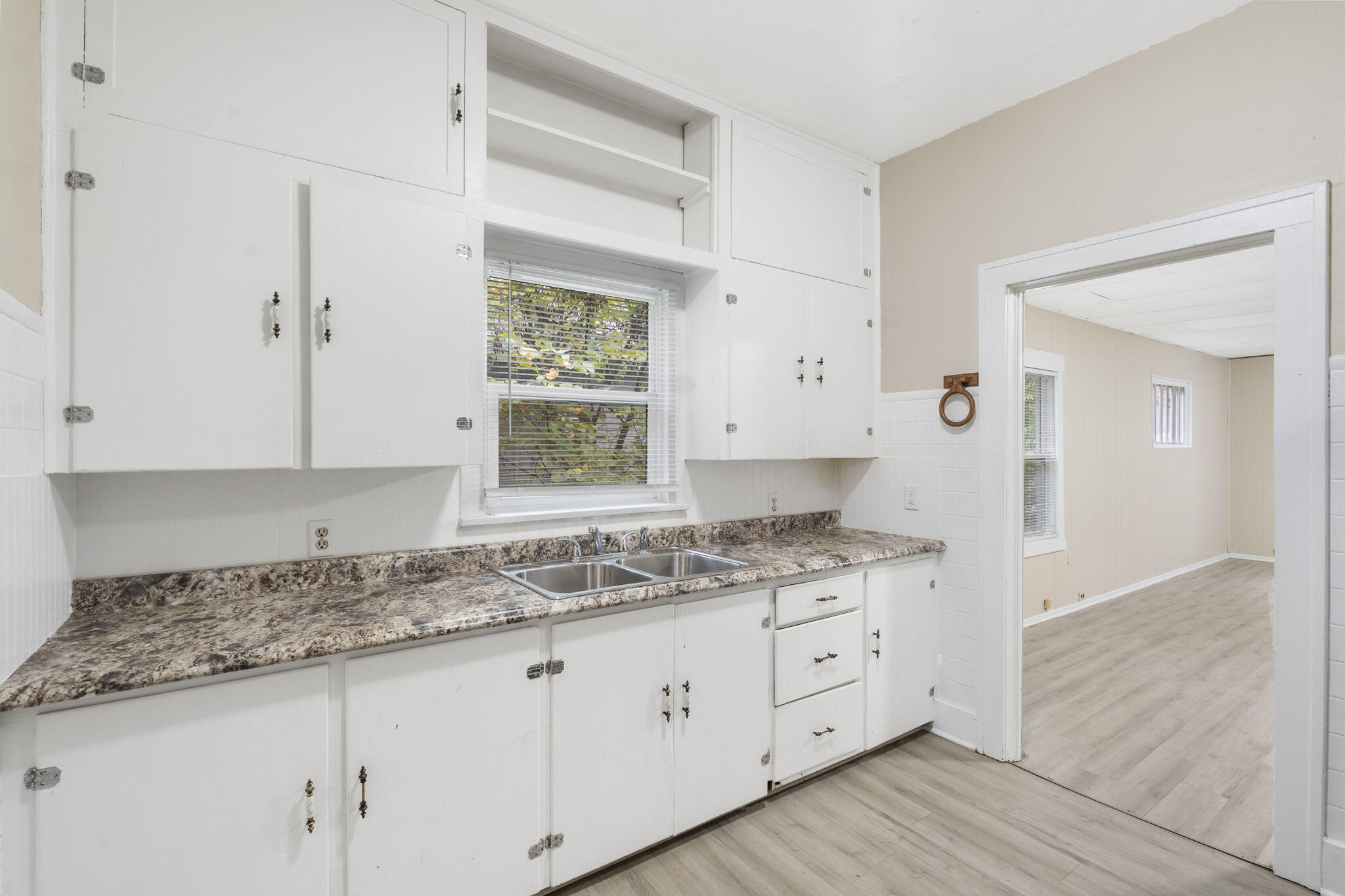 1329 North Concord Avenue Property Photo 11