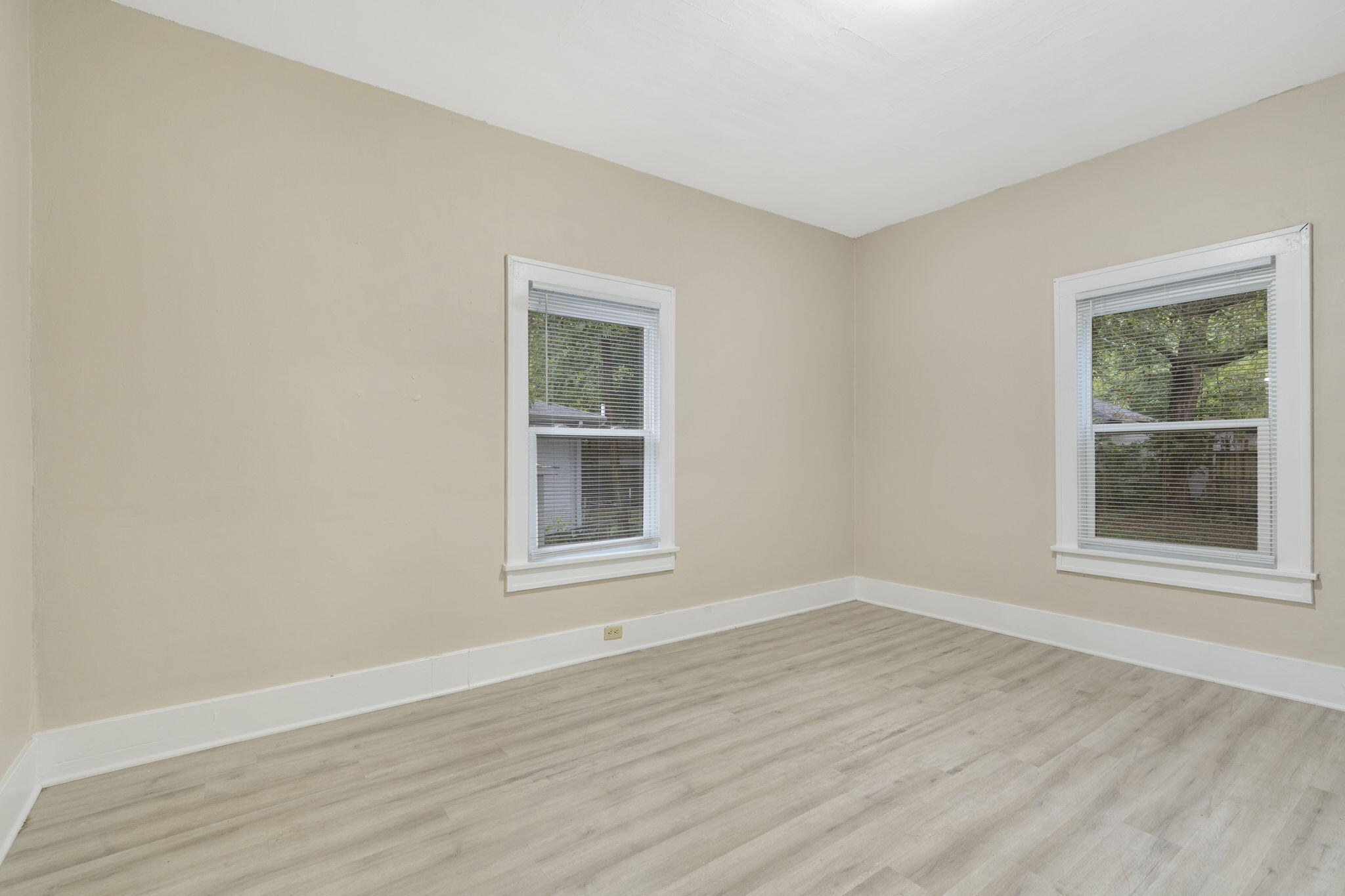 1329 North Concord Avenue Property Photo 19