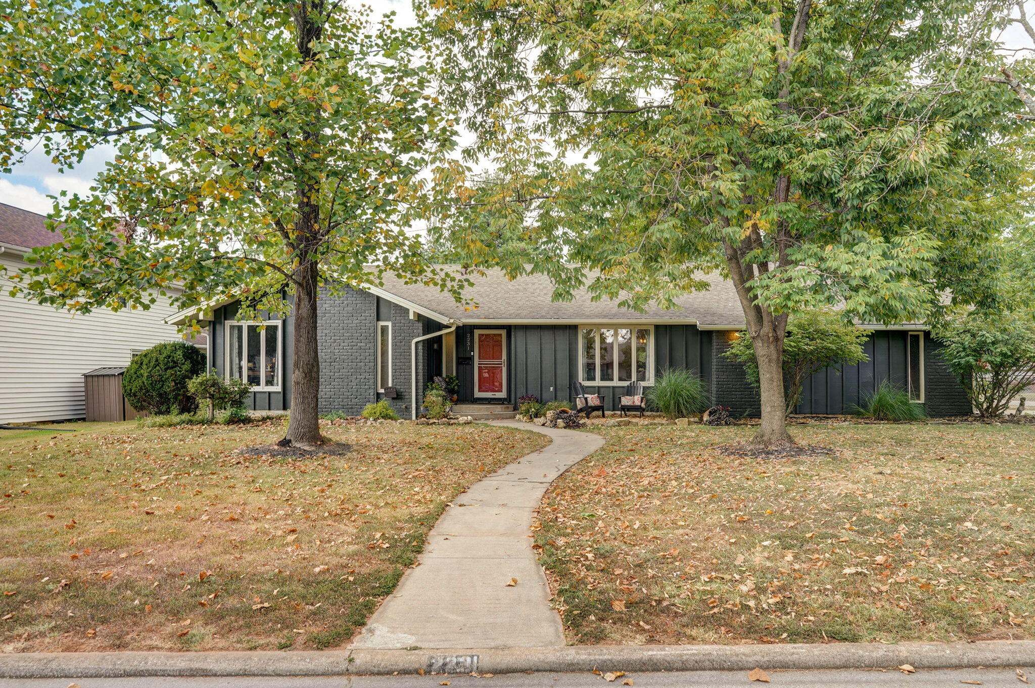 2231 East Meadow Drive Property Photo 2