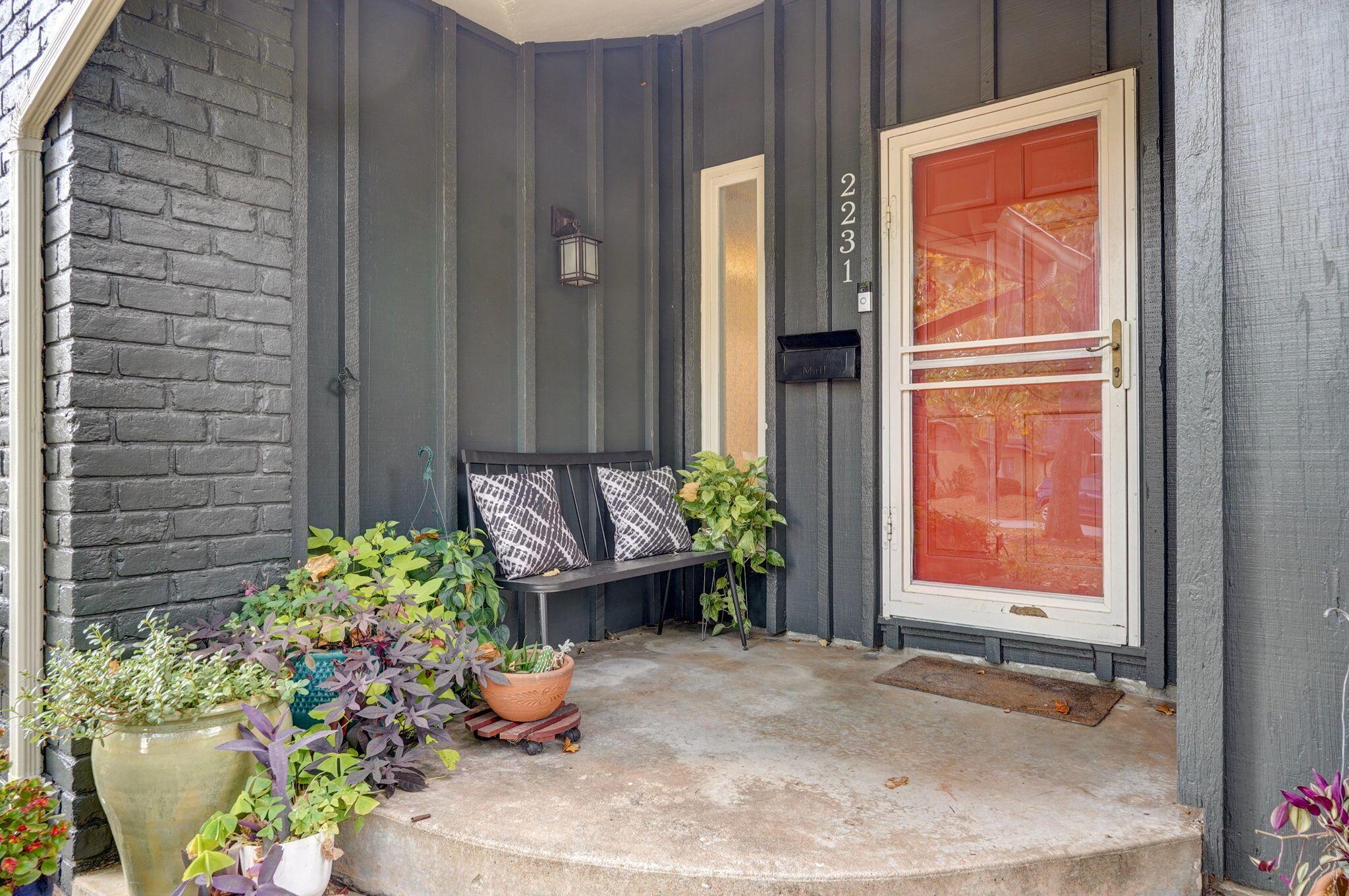 2231 East Meadow Drive Property Photo 3