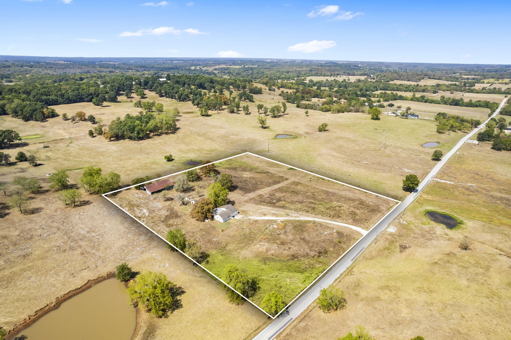 7651 North Farm Road 53 Property Photo 2