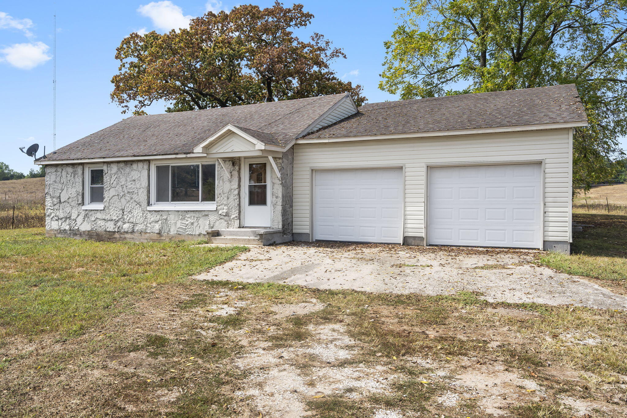 7651 North Farm Road 53 Property Photo 4