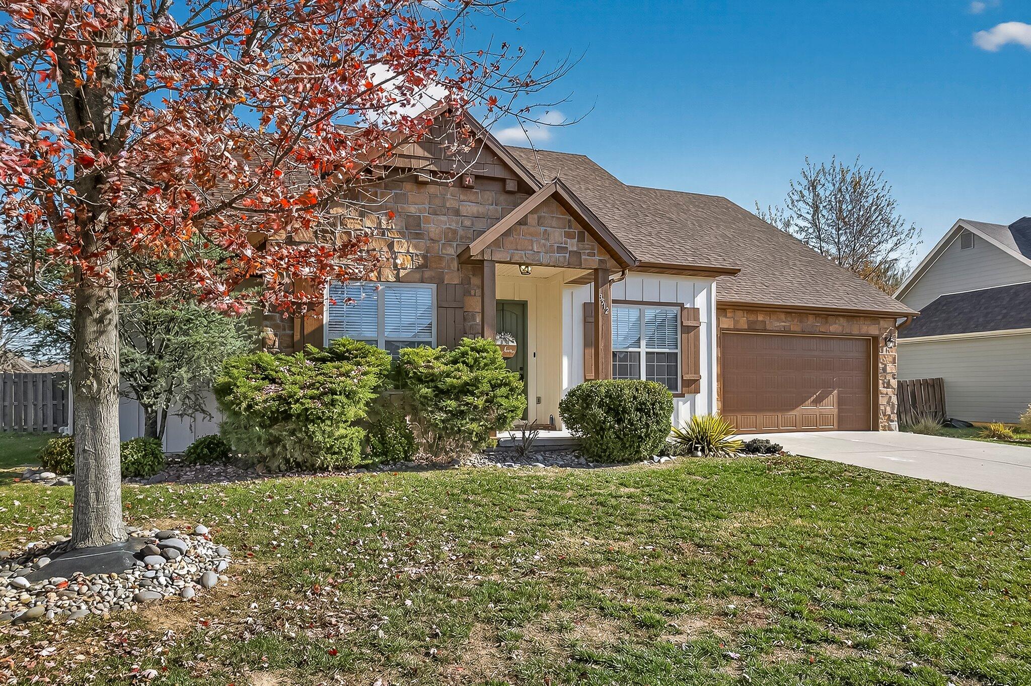 3512 North Ledgestone Drive Property Photo 3