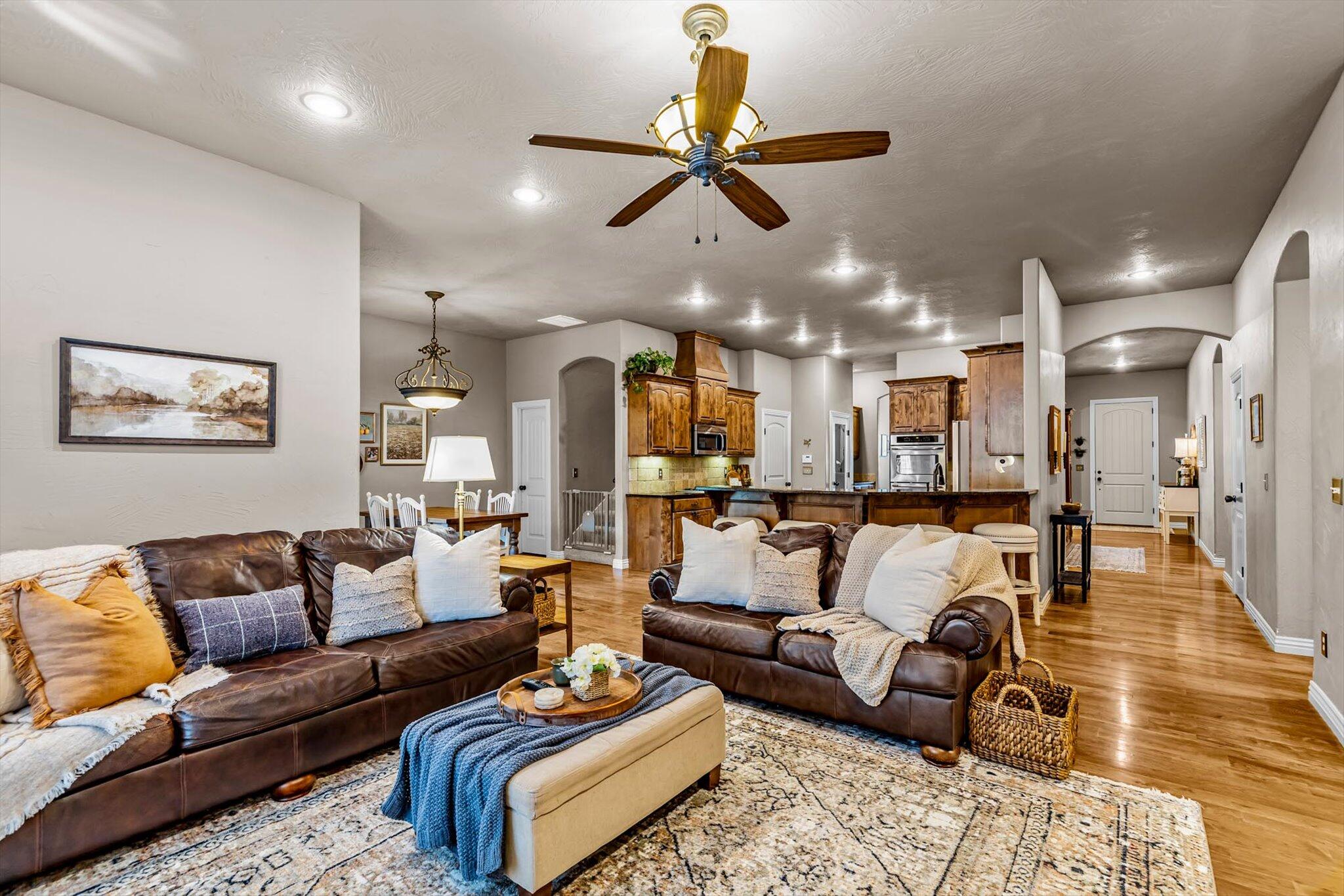 3512 North Ledgestone Drive Property Photo 7