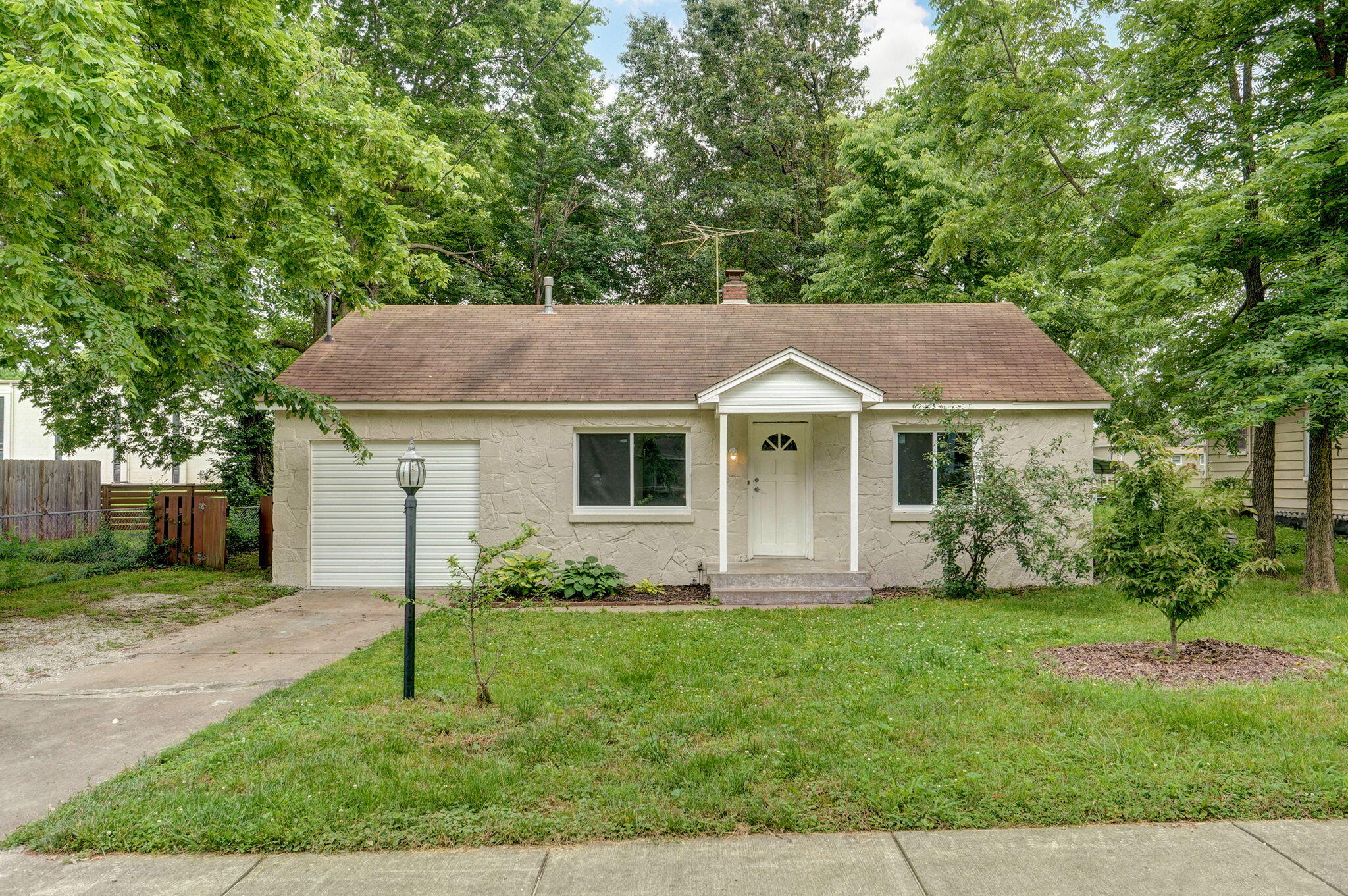 1516 West Lee Street Property Photo 1