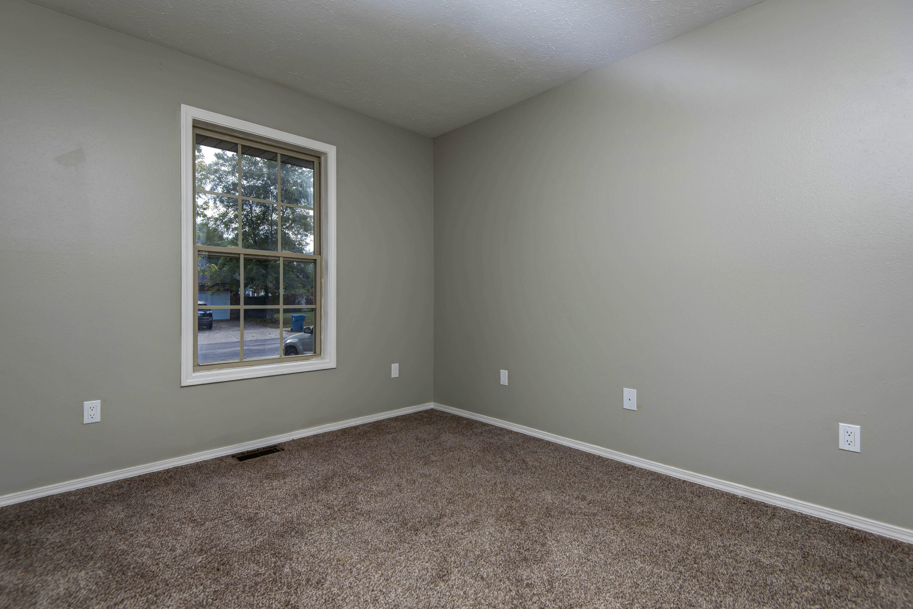 923 North Travis Avenue Property Photo 16