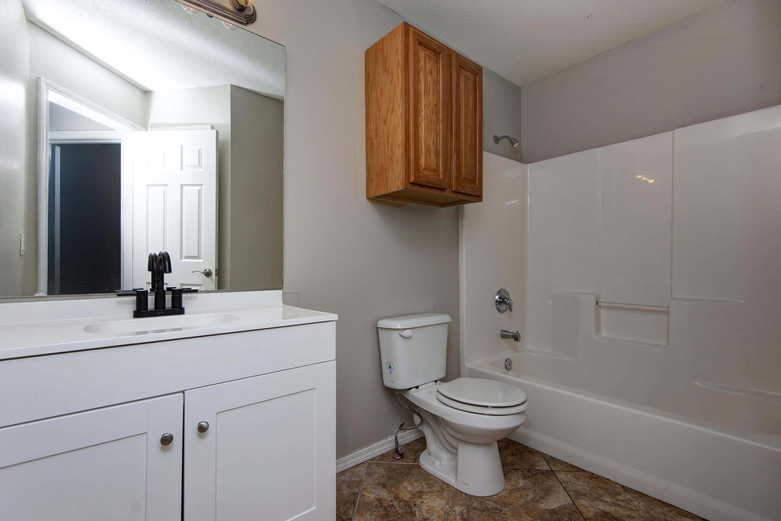 923 North Travis Avenue Property Photo 17