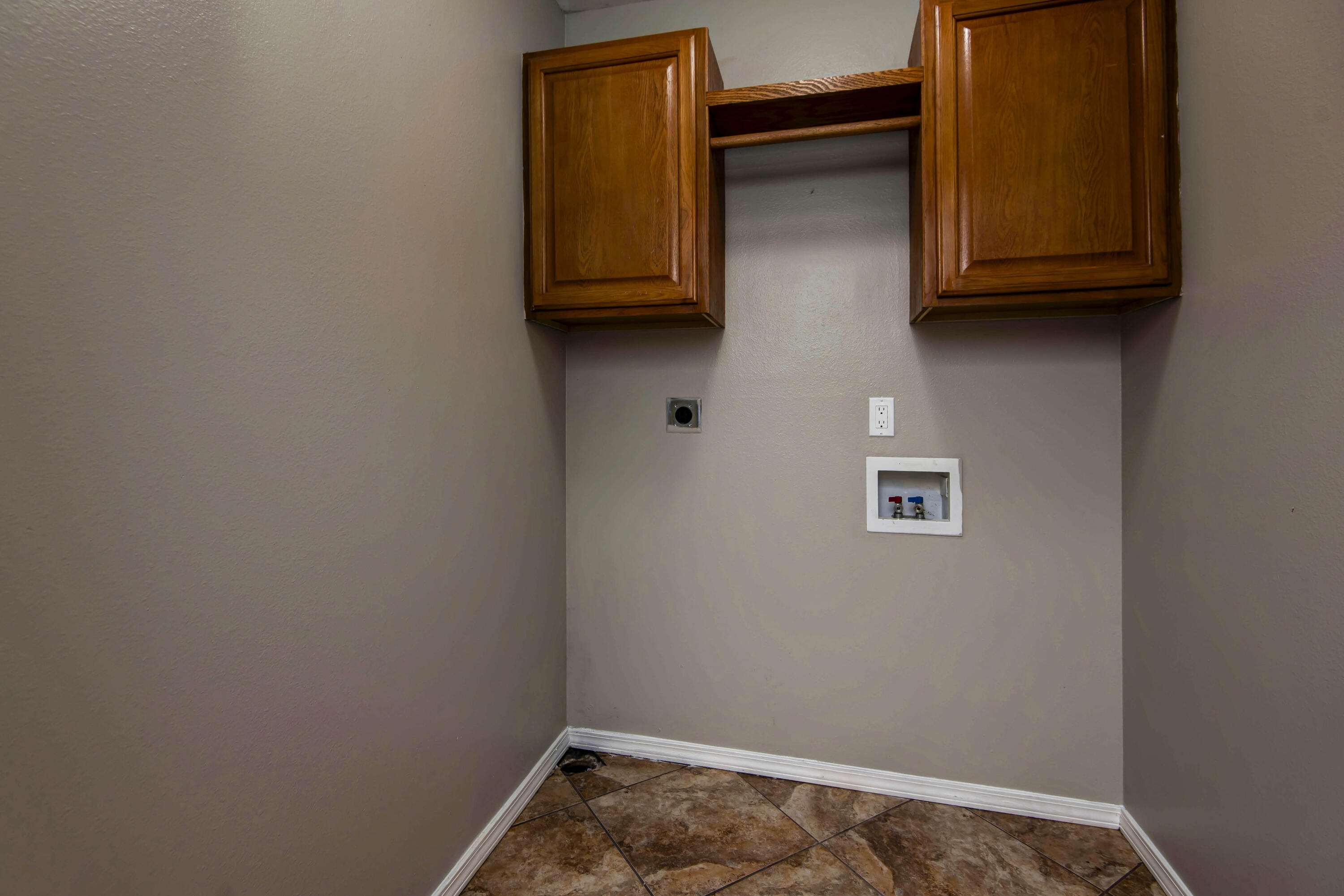 923 North Travis Avenue Property Photo 19