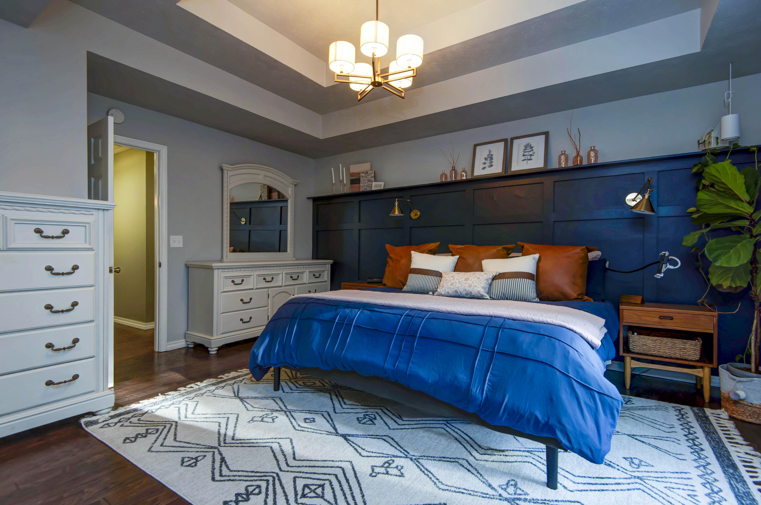 2736 South York Avenue Property Photo 10