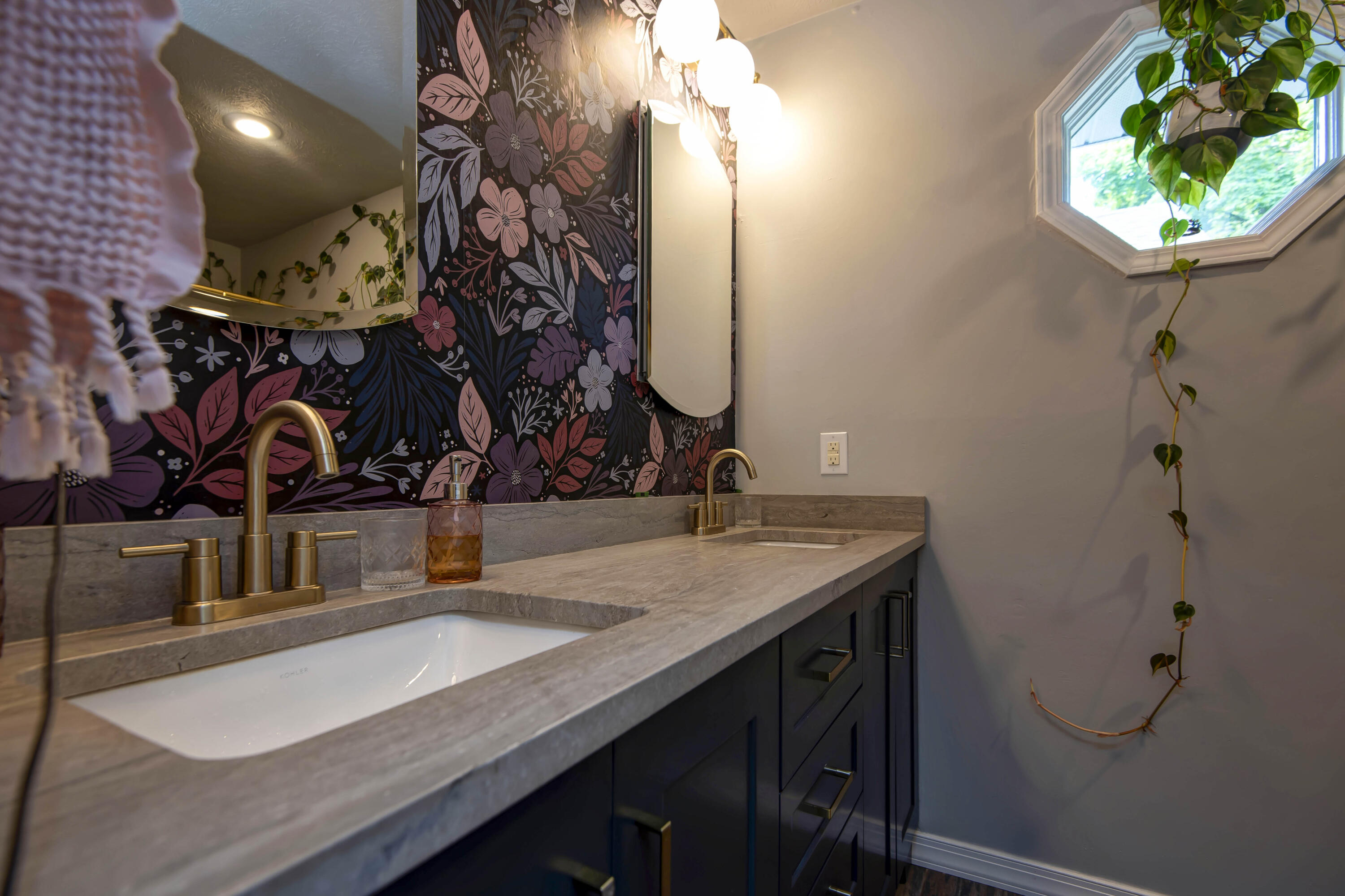 2736 South York Avenue Property Photo 13