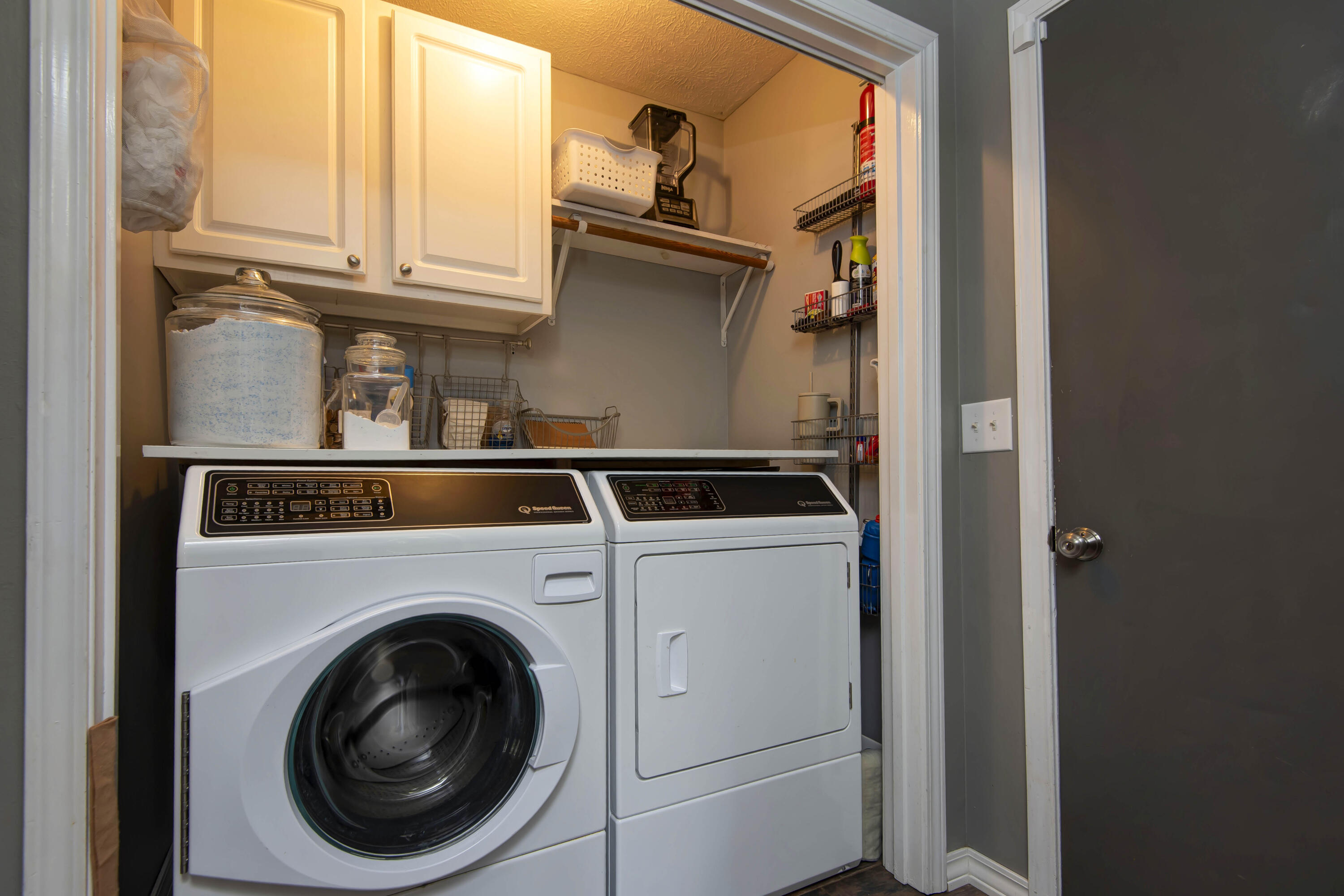 2736 South York Avenue Property Photo 18