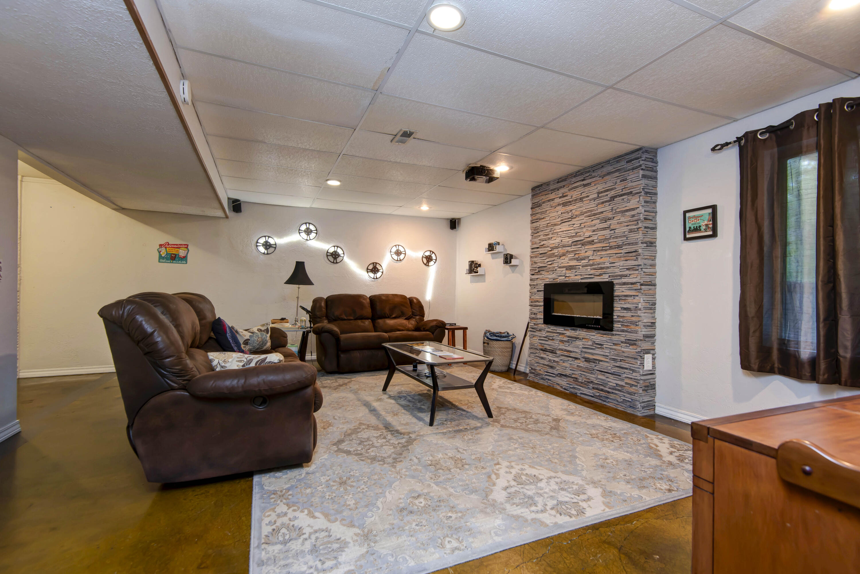 2736 South York Avenue Property Photo 21