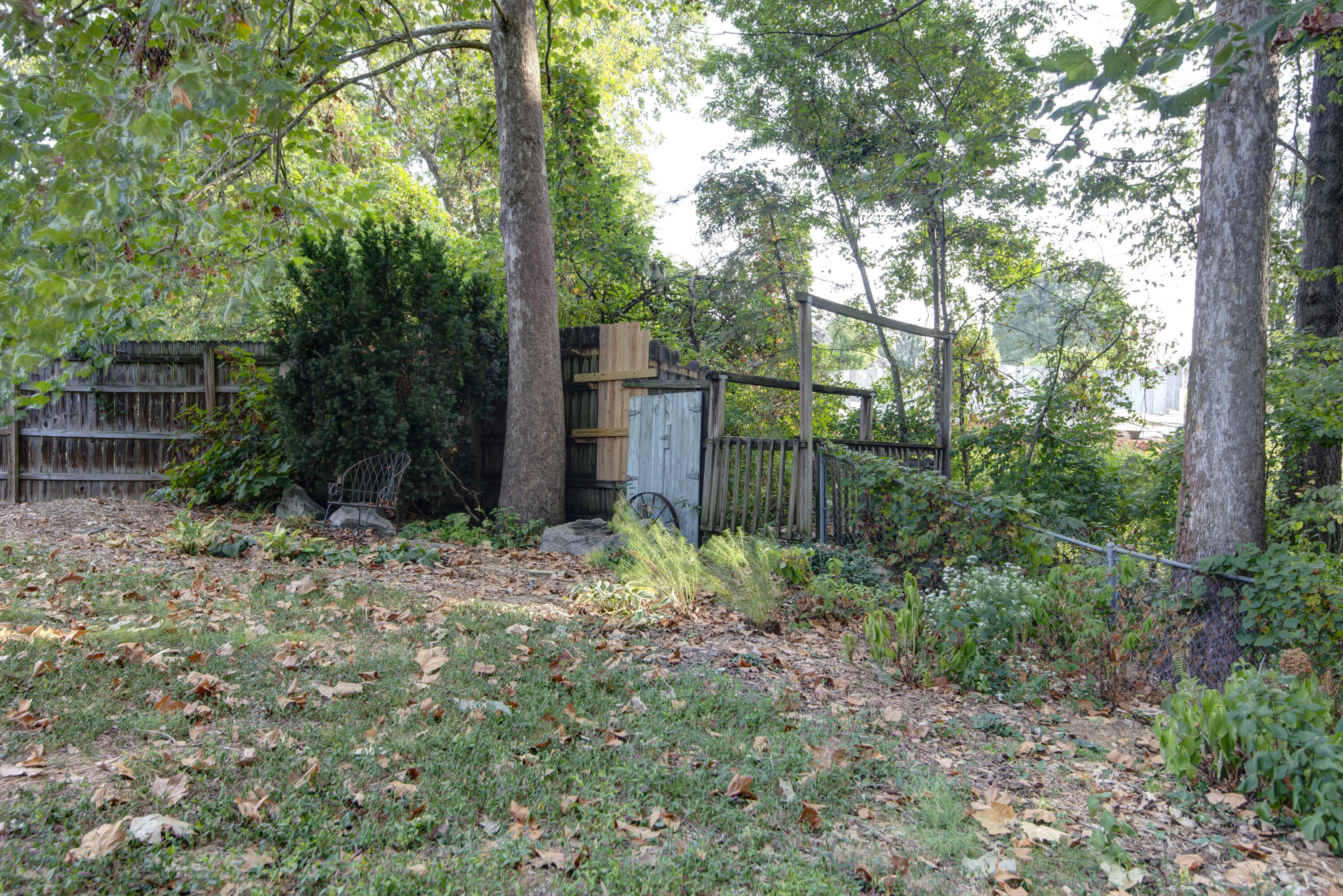 2736 South York Avenue Property Photo 31