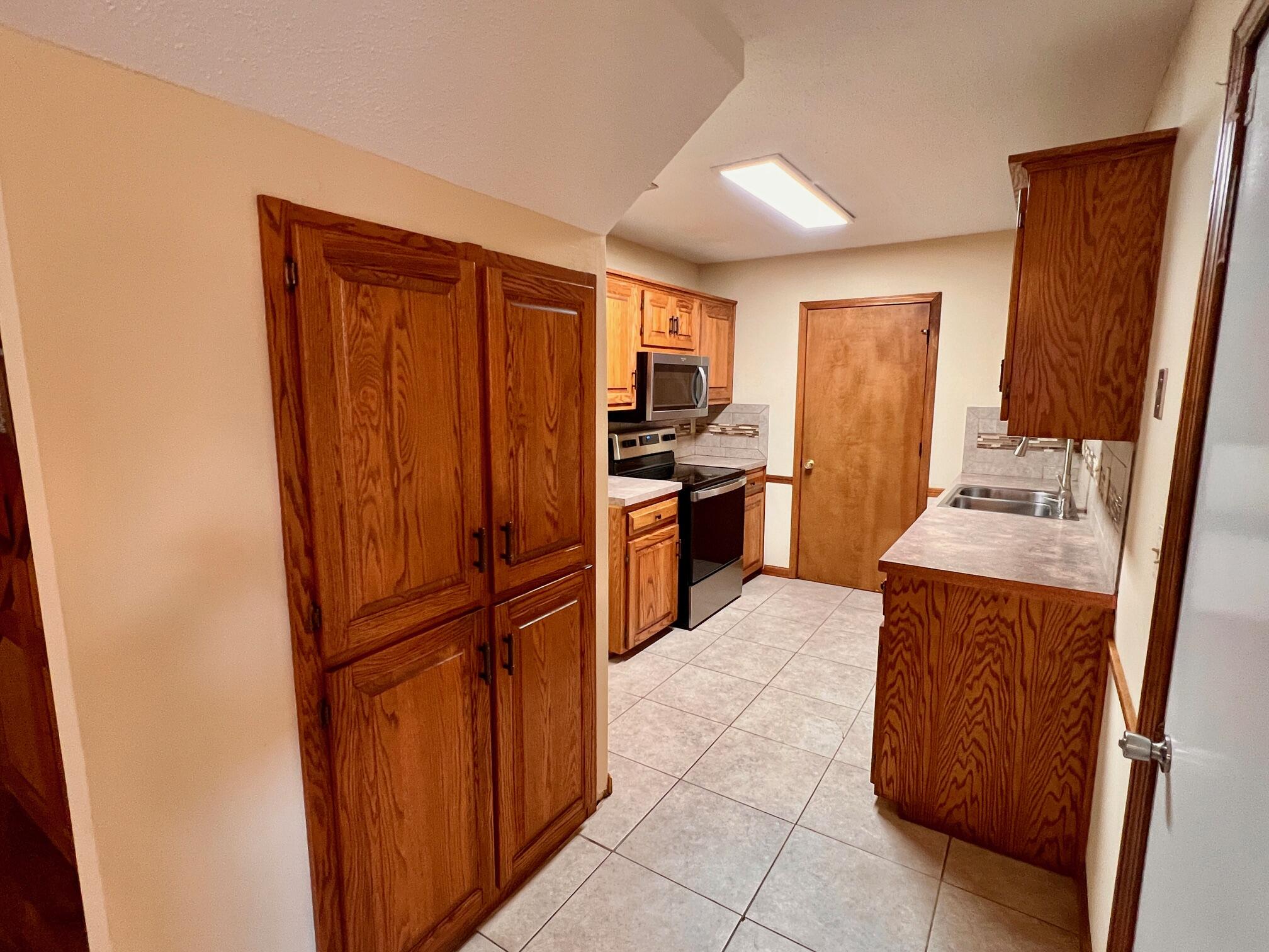 3749 North Pickwick Avenue Property Photo 6