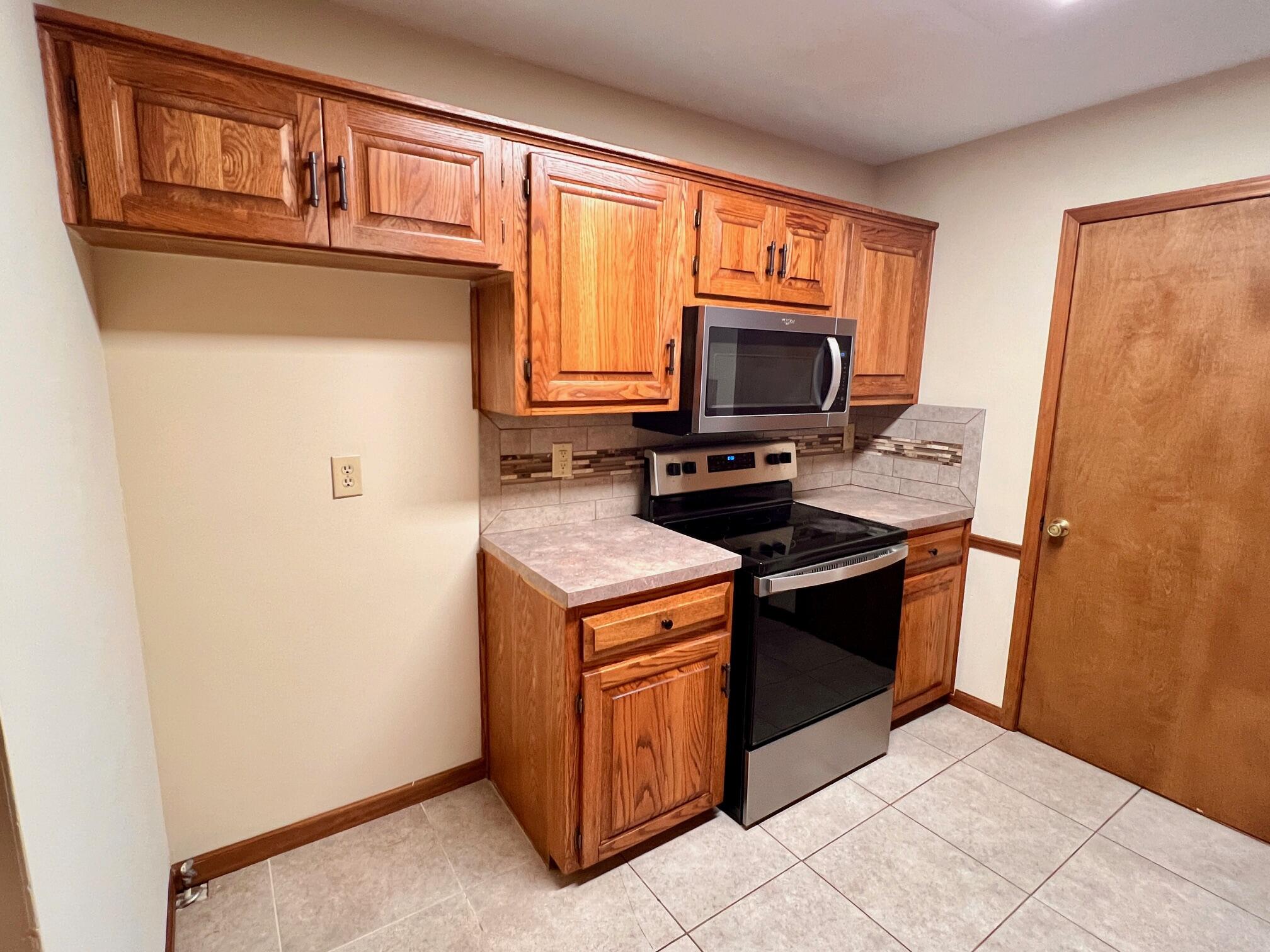 3749 North Pickwick Avenue Property Photo 8