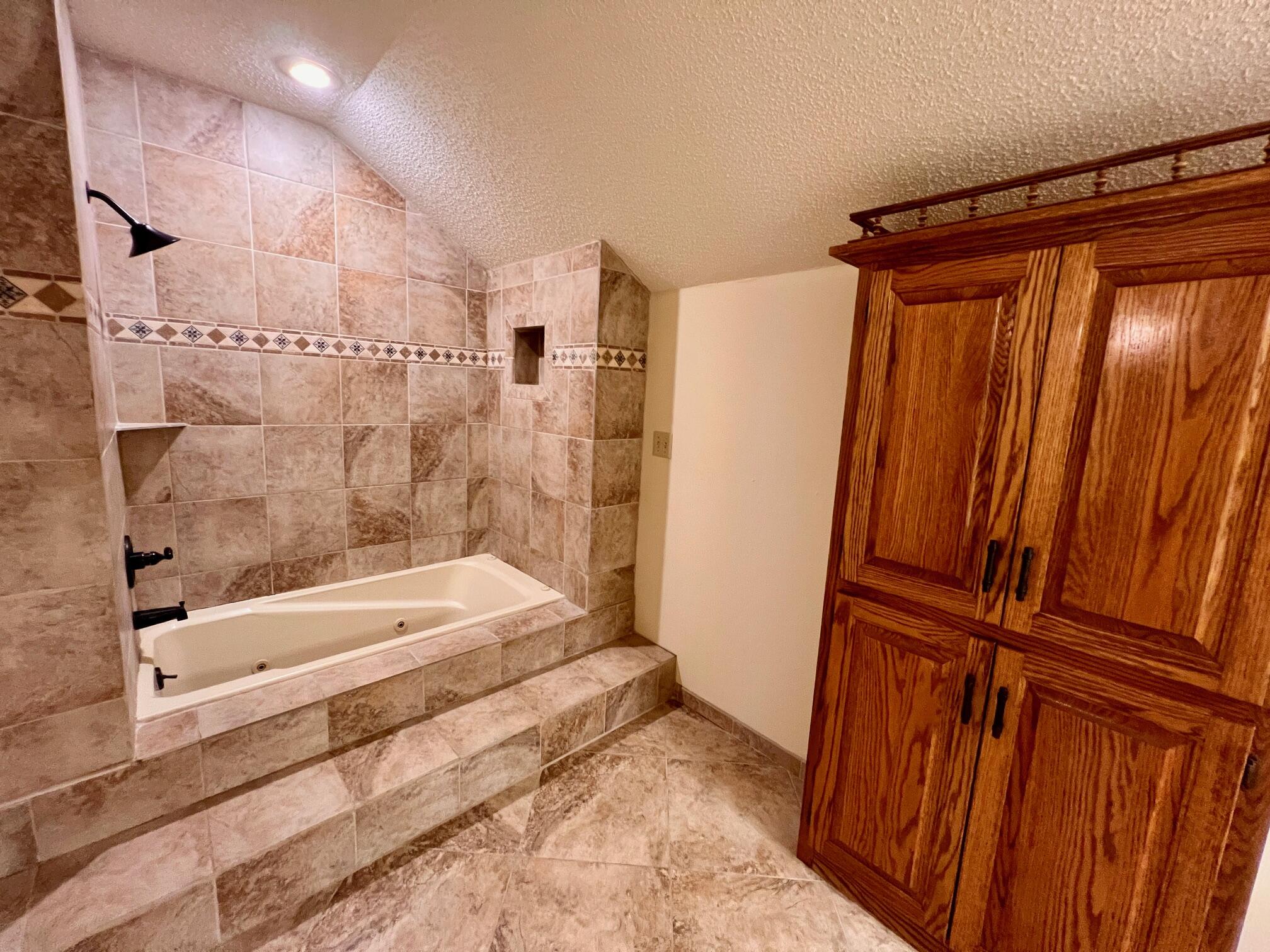 3749 North Pickwick Avenue Property Photo 15