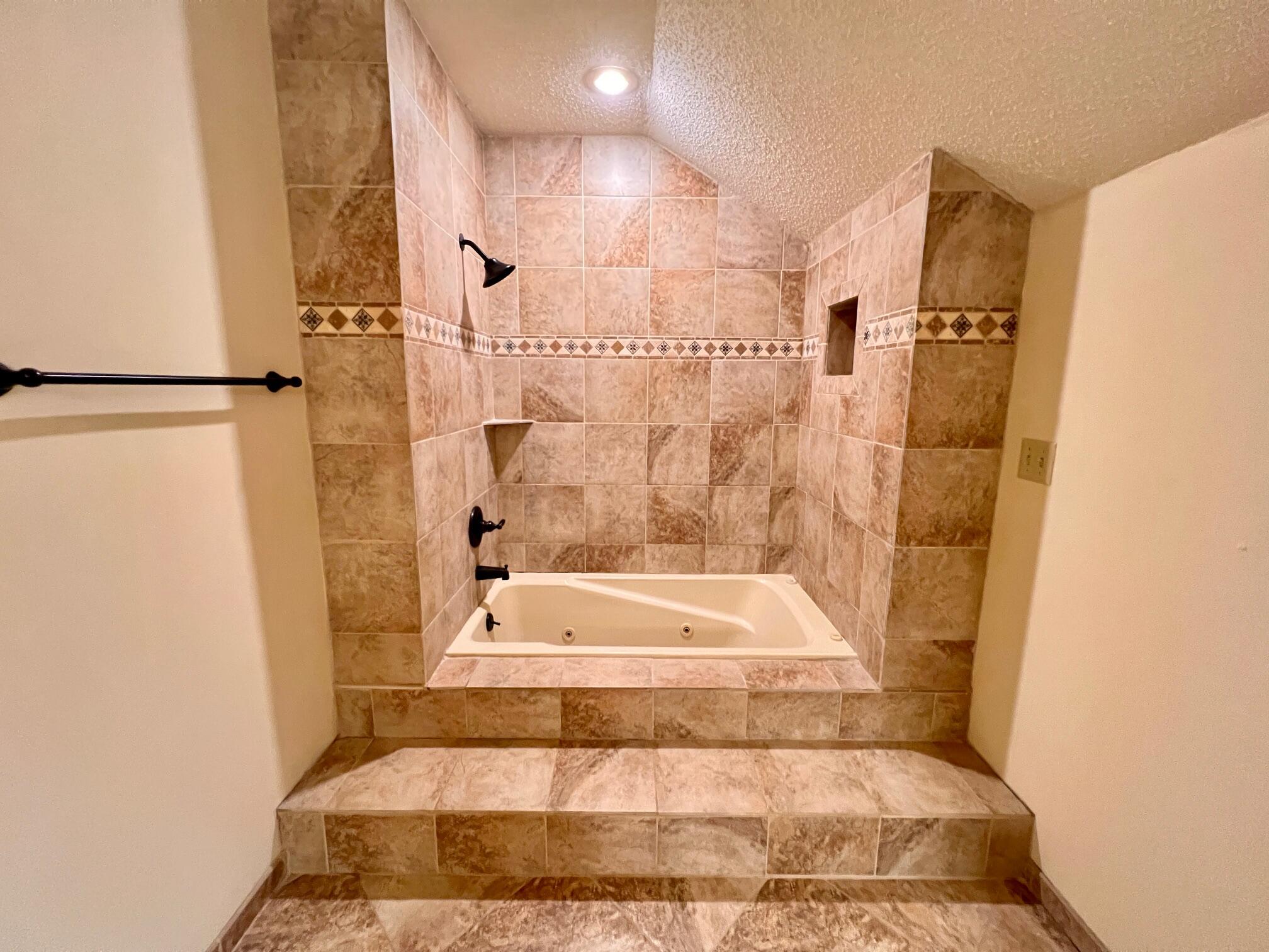 3749 North Pickwick Avenue Property Photo 16