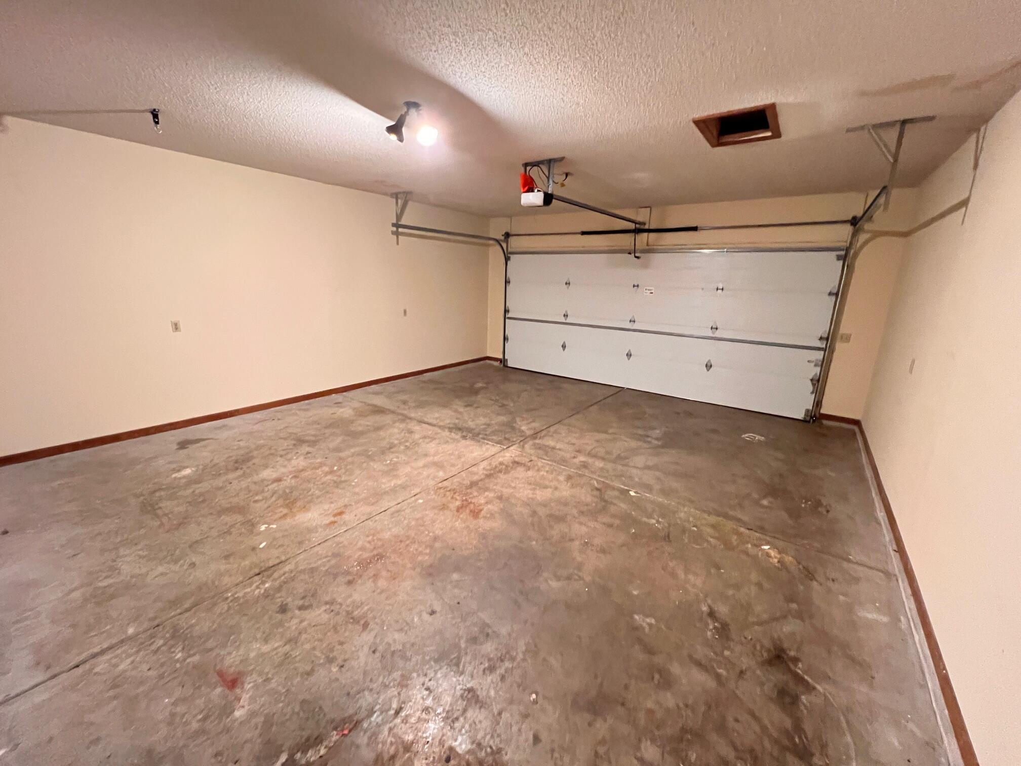 3749 North Pickwick Avenue Property Photo 20