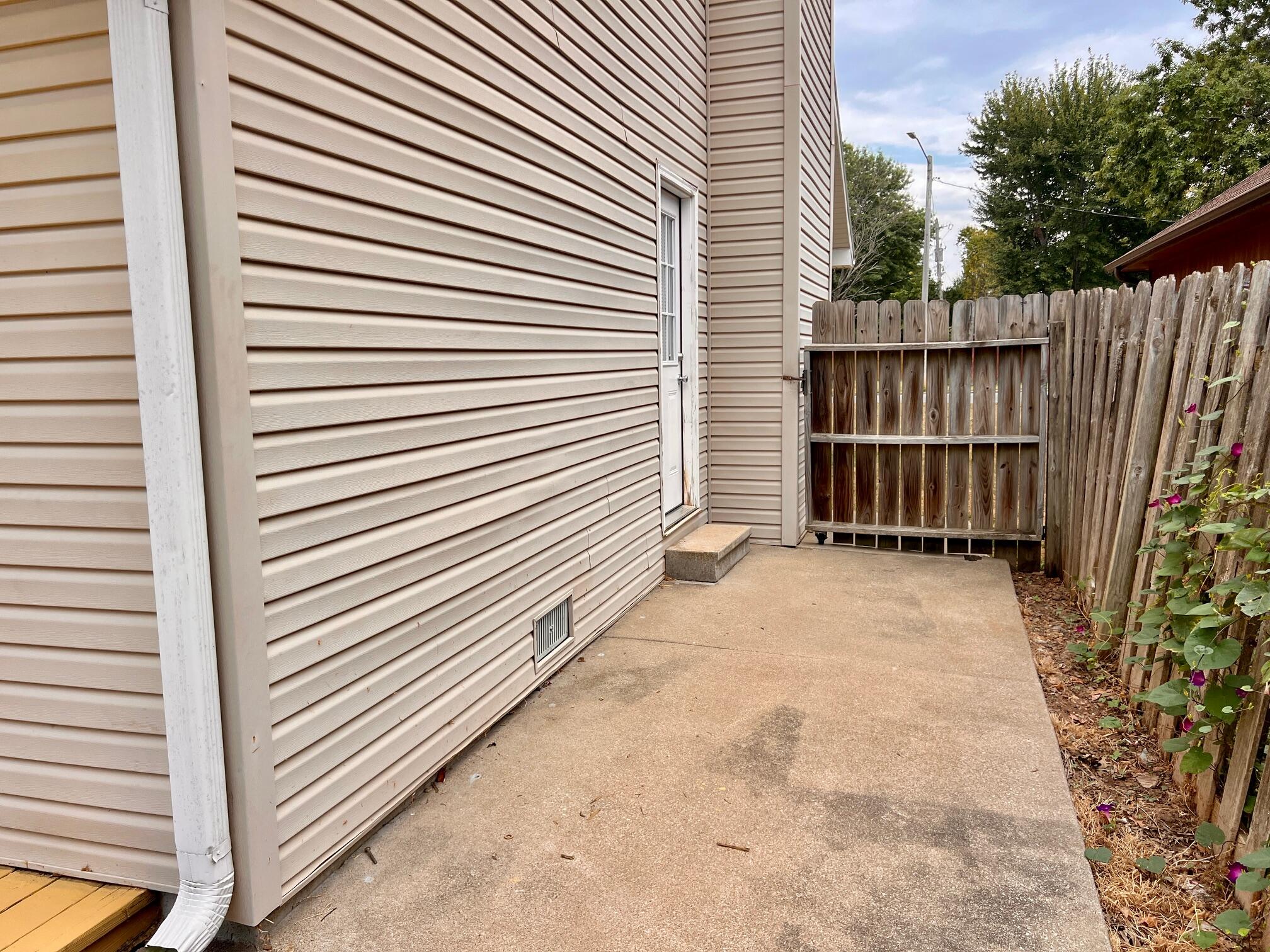 3749 North Pickwick Avenue Property Photo 24