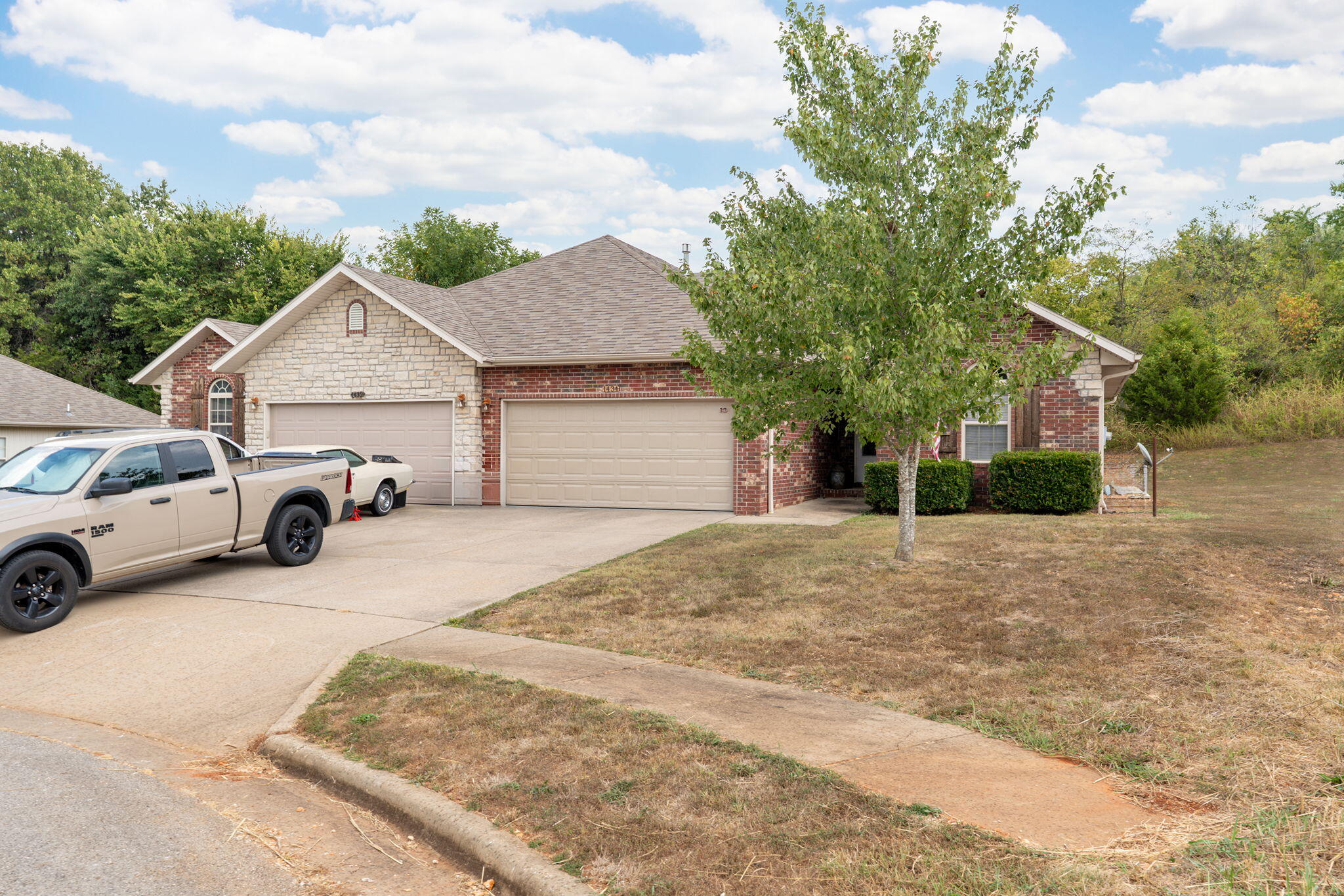 1432-1434 South Treetop Court Property Photo 1