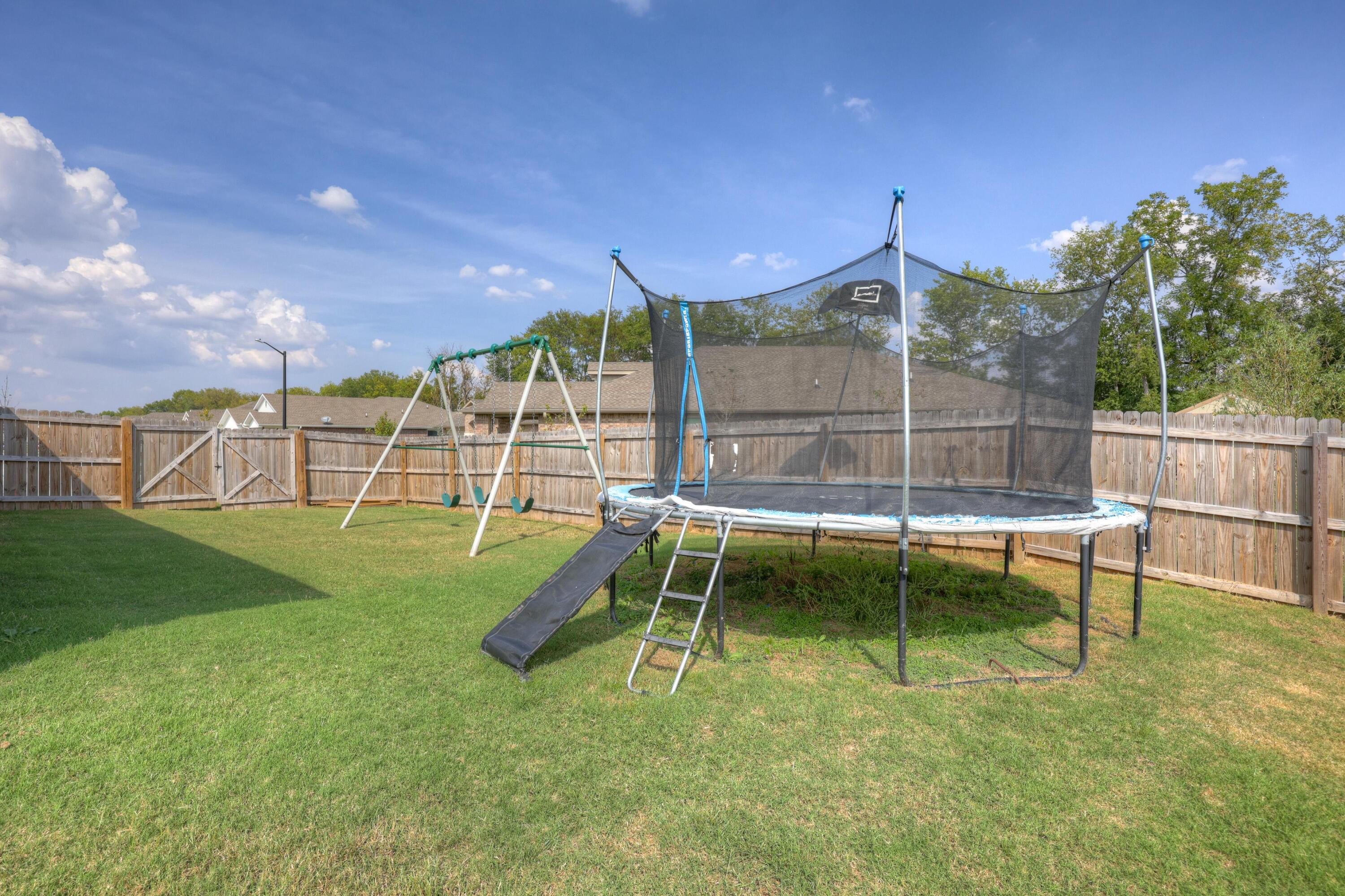 2004 Greydon Lane Property Photo 5