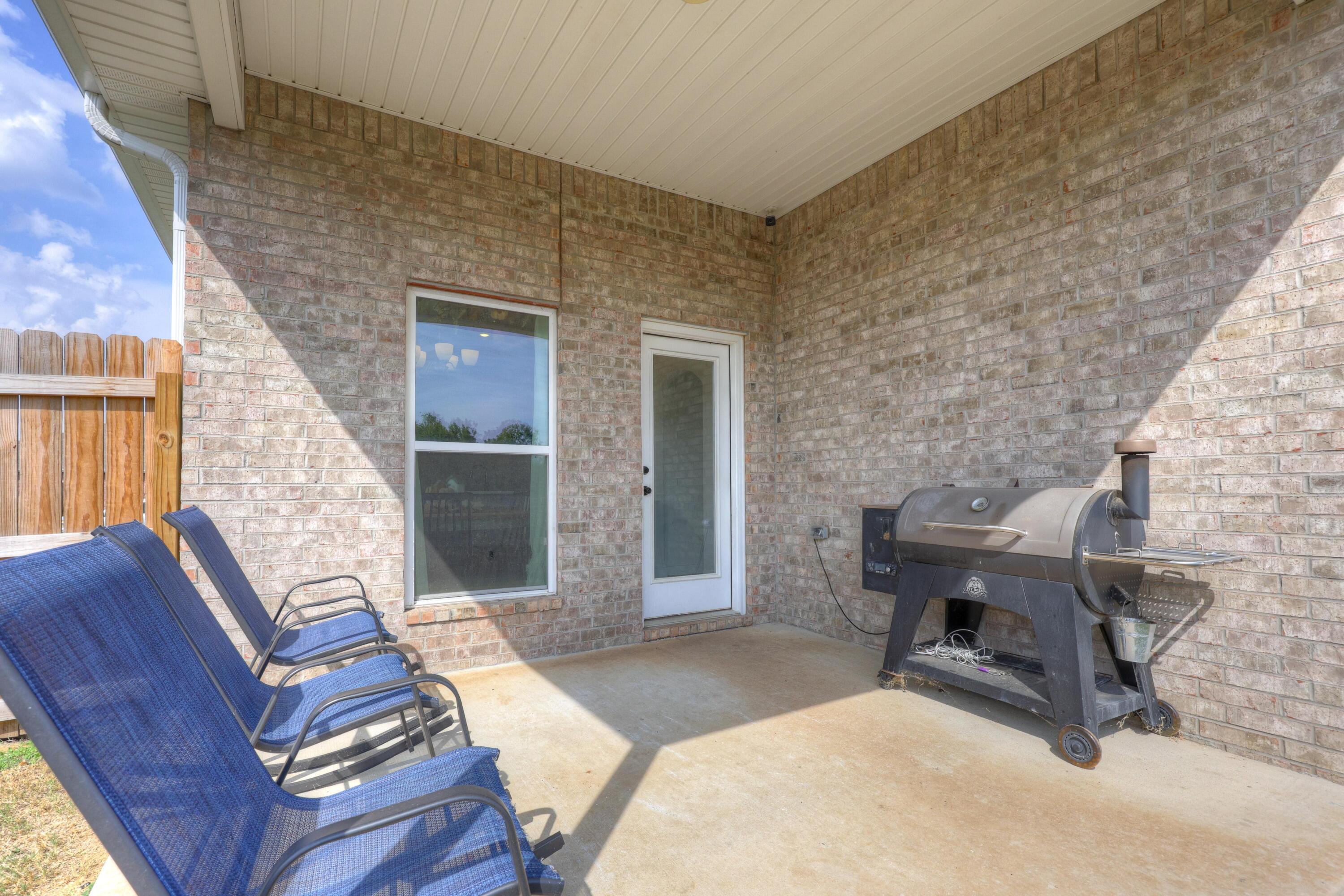 2004 Greydon Lane Property Photo 7