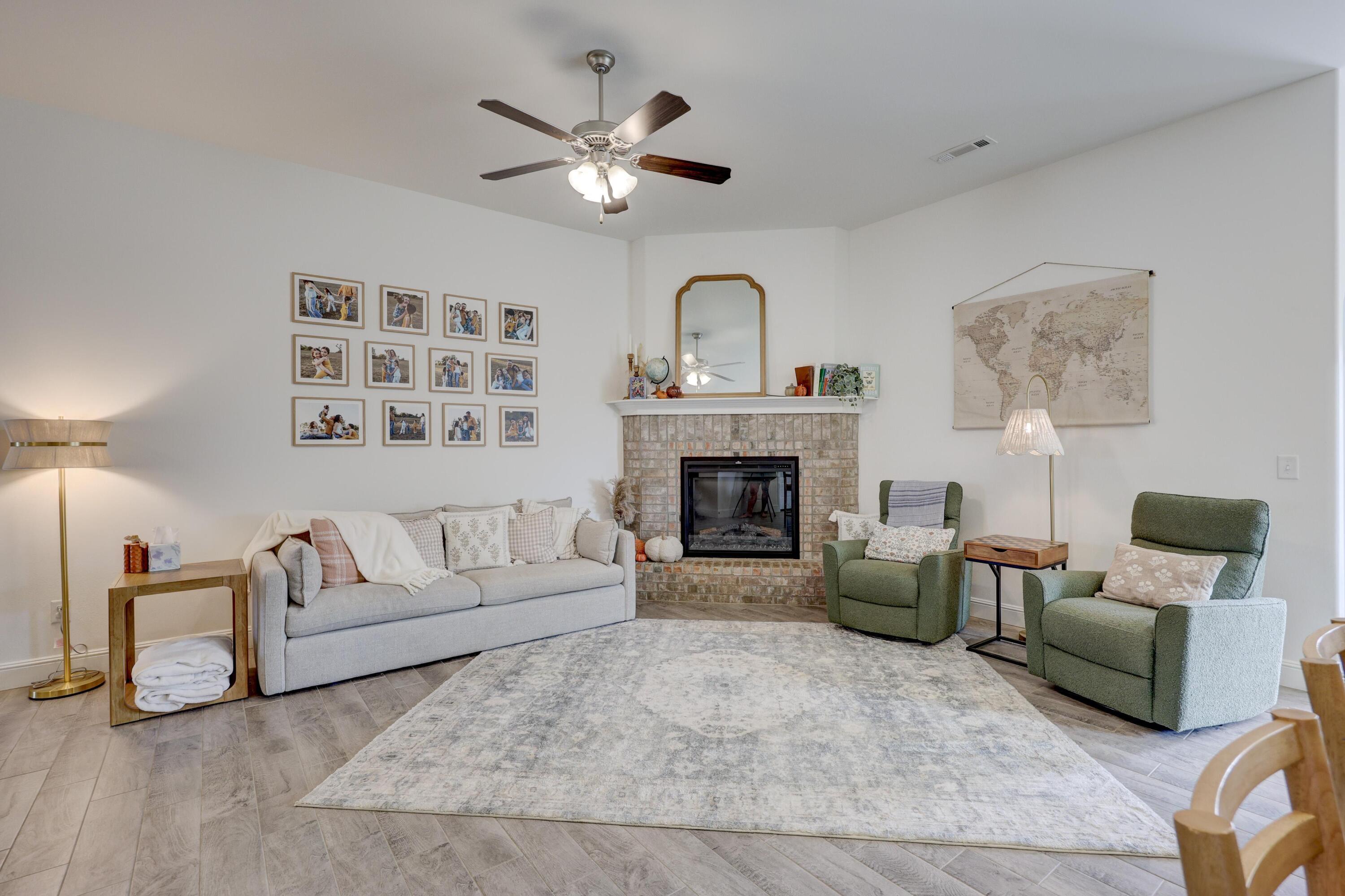 2004 Greydon Lane Property Photo 12