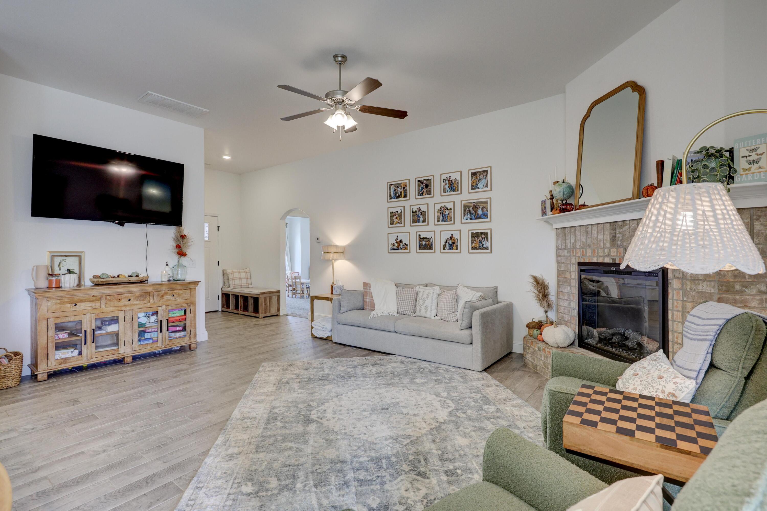 2004 Greydon Lane Property Photo 13