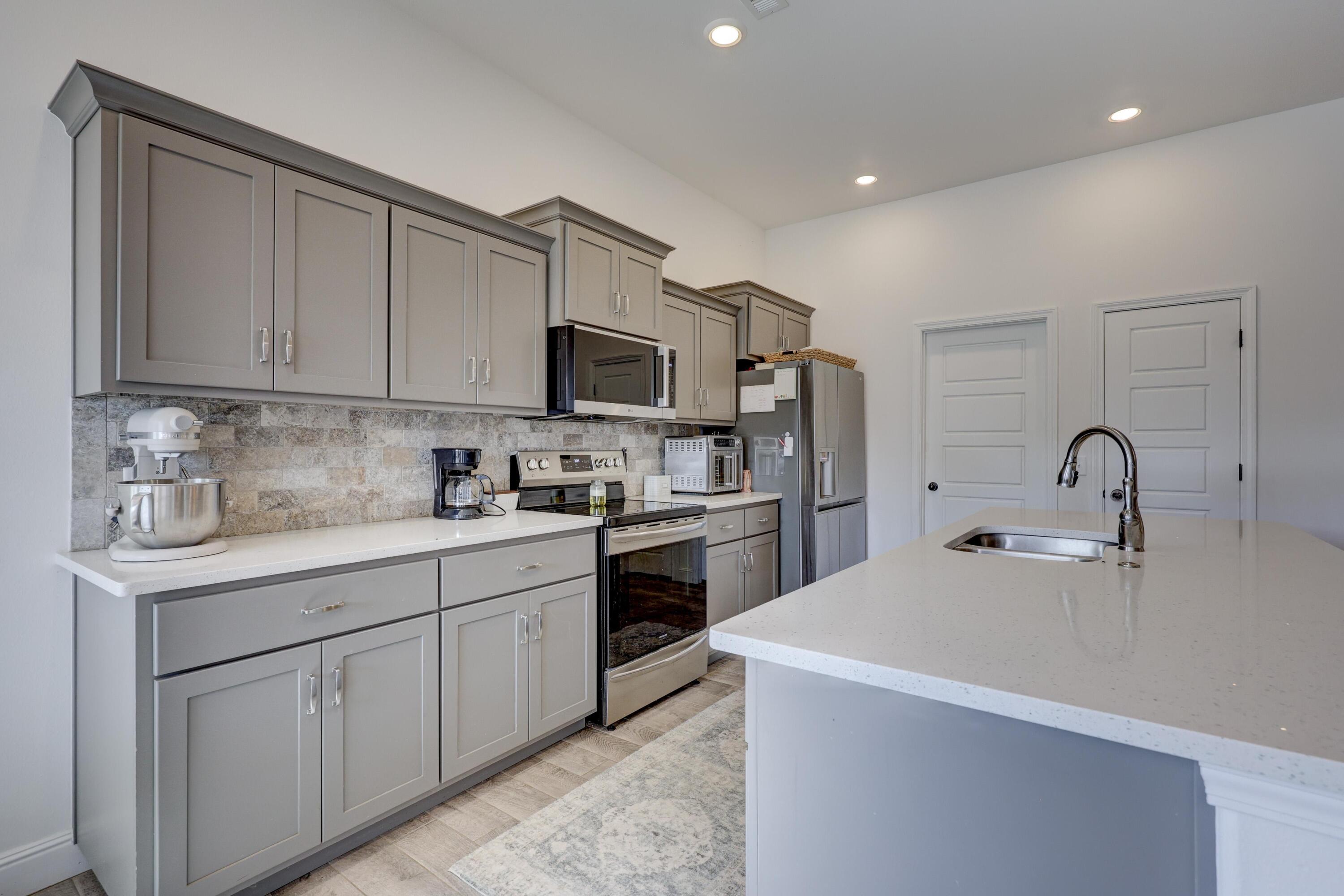 2004 Greydon Lane Property Photo 16