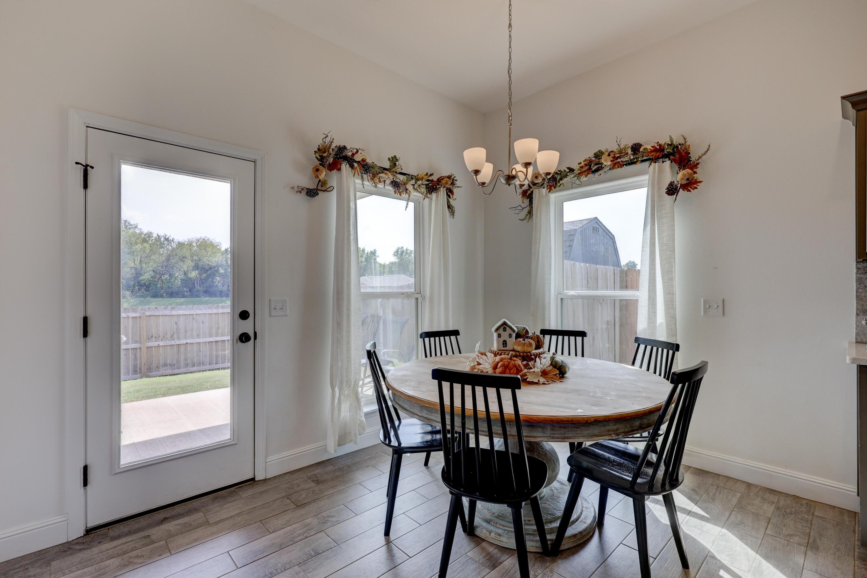 2004 Greydon Lane Property Photo 17