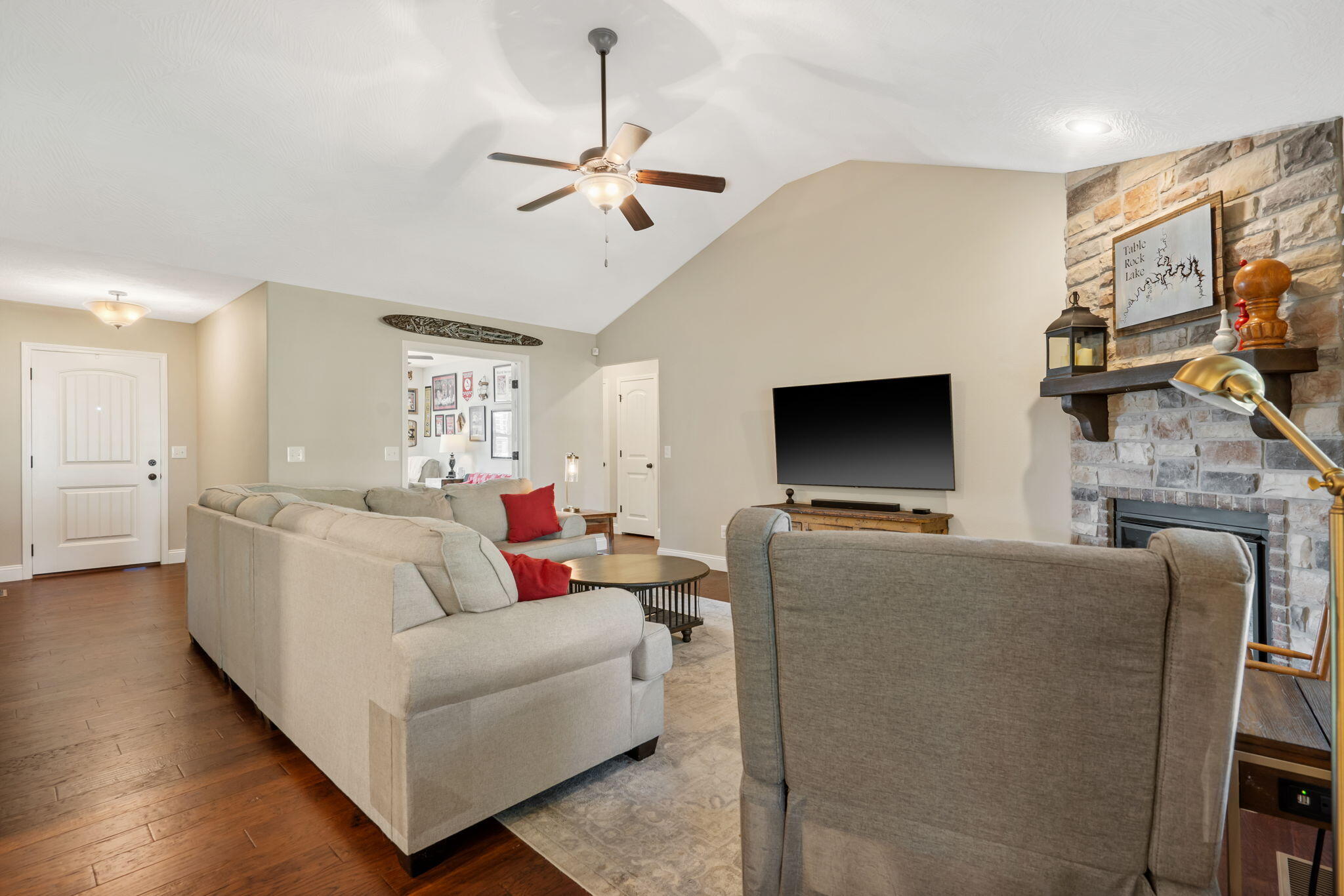 1653 North Old Castle Road Property Photo 9